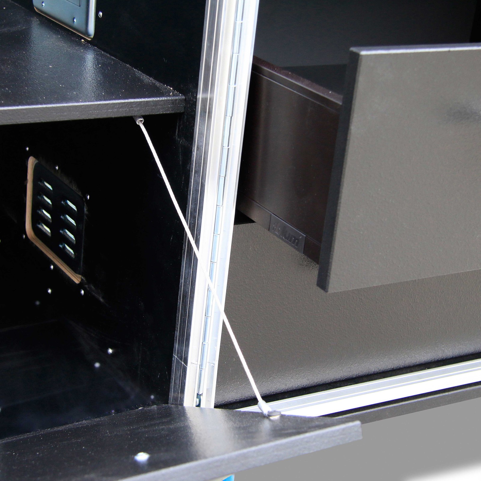 Detail des Thon Wardrobe Tour Case heavy