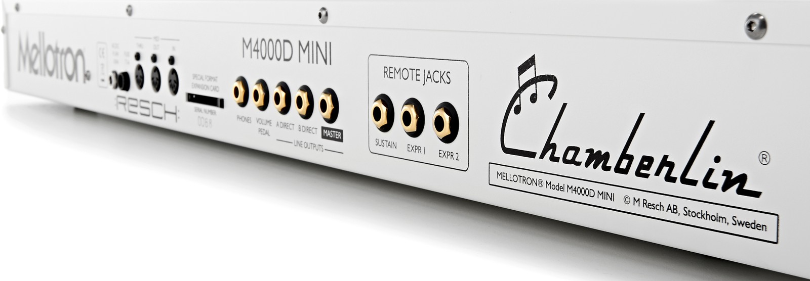 Rückseite mit Anschlüssen des Mellotron M4000D Mini Synthesizer