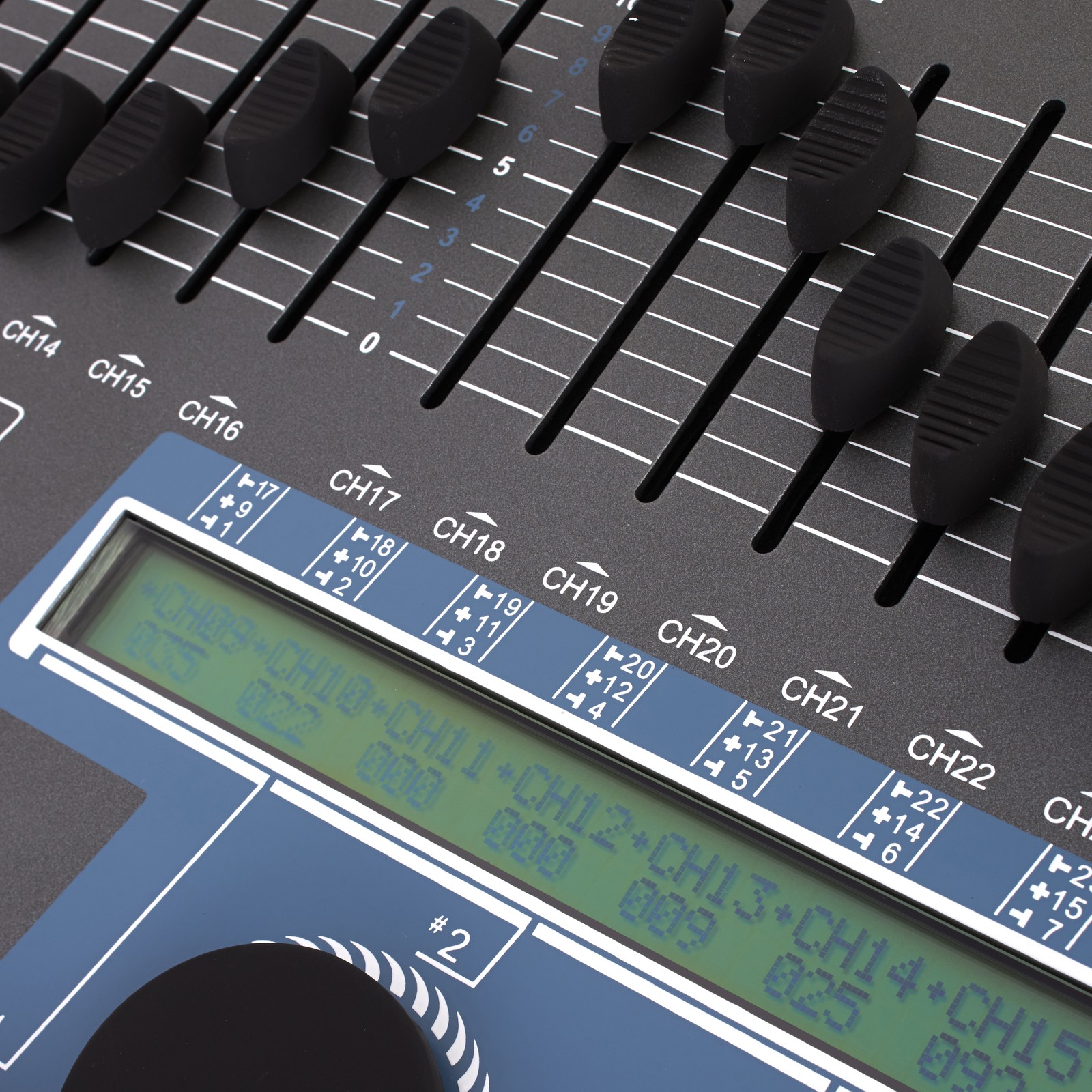 Regler des Stairville DMX Invader 2420 MK II Lichtsteuerpult