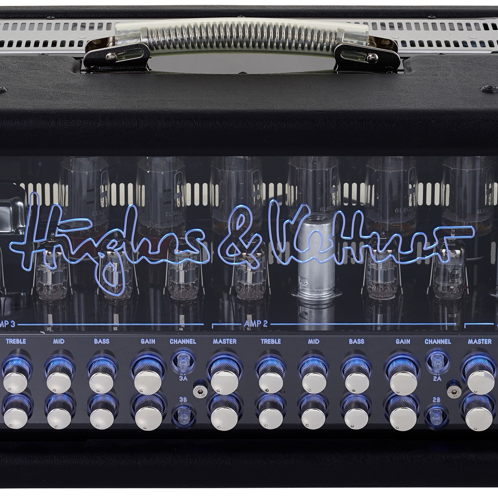 Hughes & Kettner Herstellerlogo auf dem Triamp Mark 3 Topteil für E-Gitarre