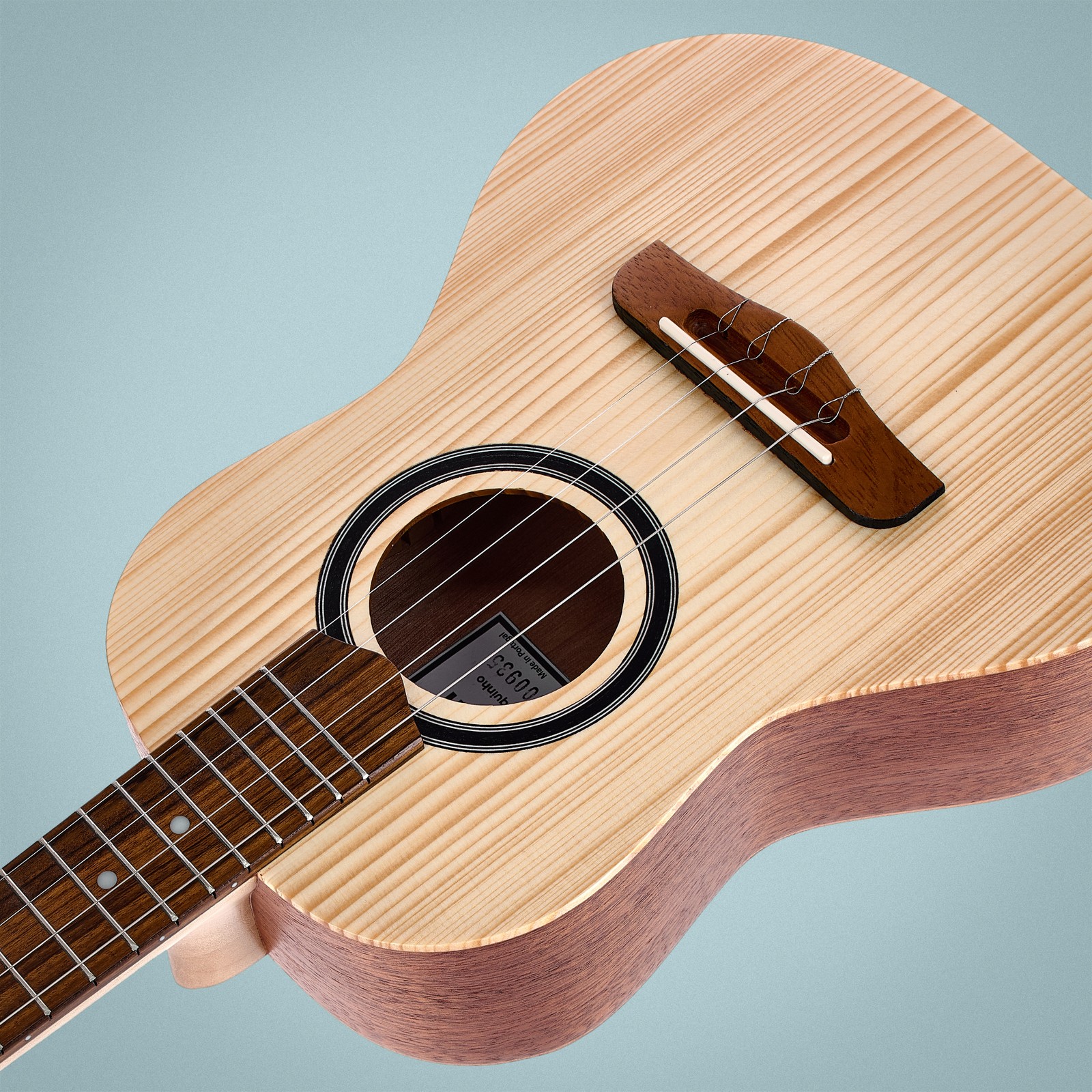massive Fichtendecke der Thomann Brazilian Cavaquinho Standard