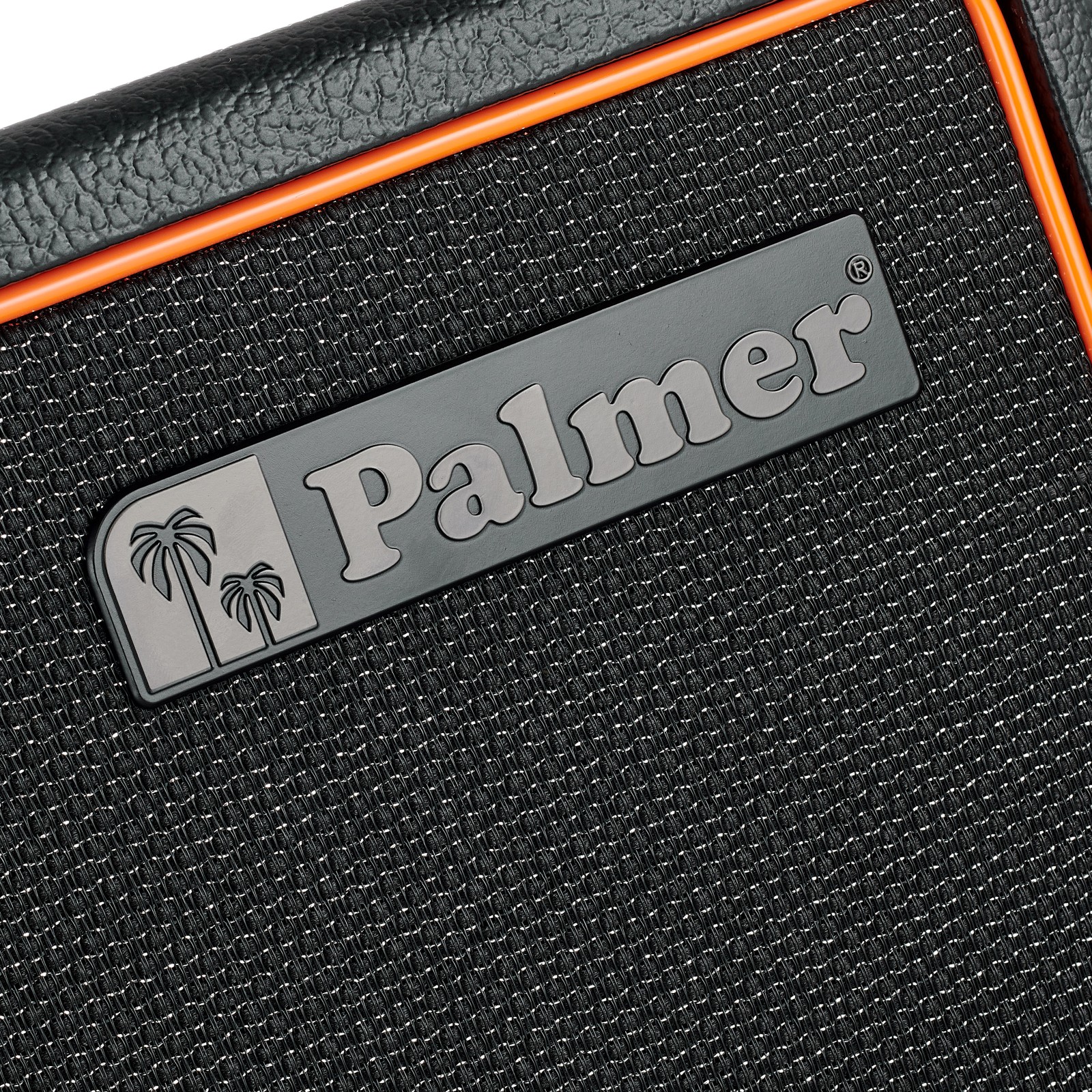 Palmer Logo auf dem Frontgitter der Box