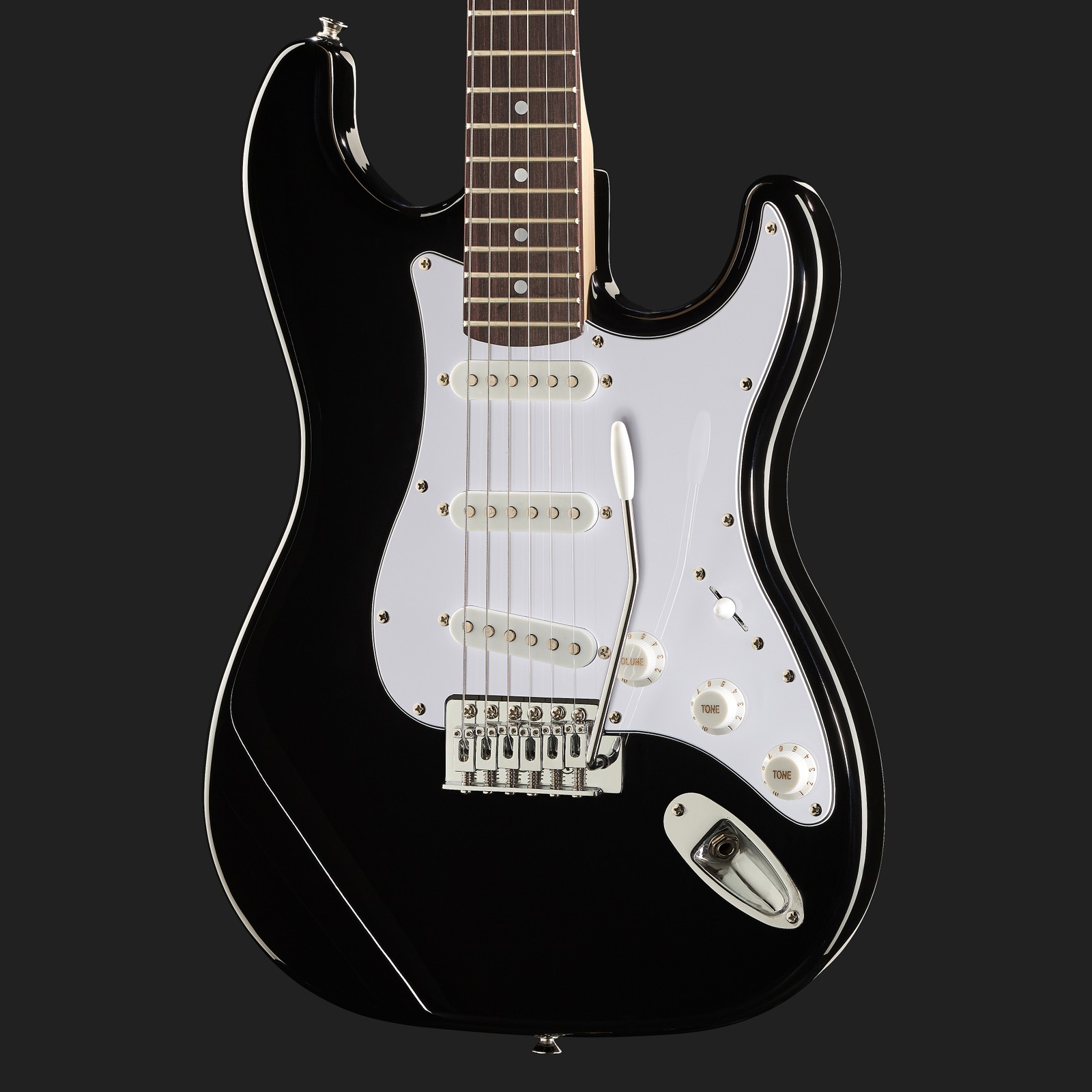 Korpus der Harley Benton ST-20 BK E-Gitarre mit drei Singlecoils von vorne