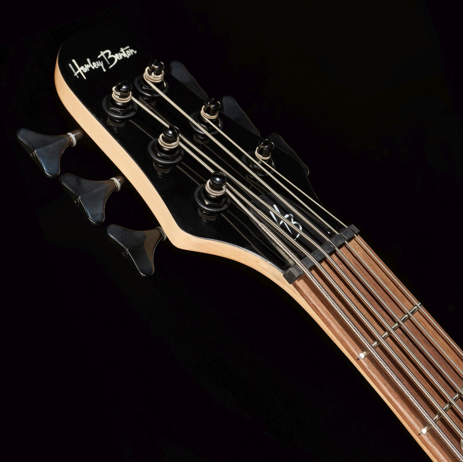 E-Bass Kopfplatte mit sechs Mechaniken