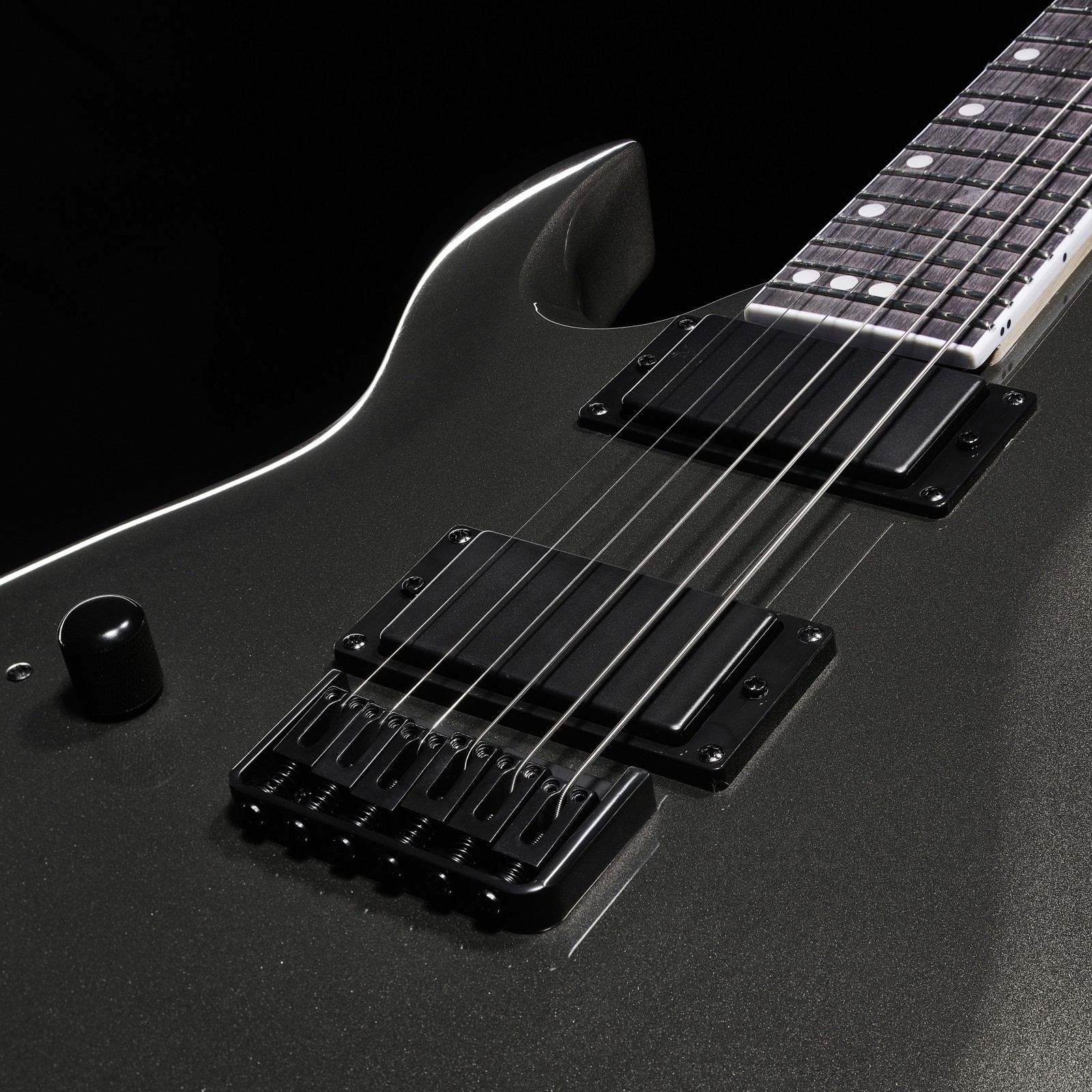 Zwei Humbucker auf der Harley Benton R-446LH Graphite Metallic