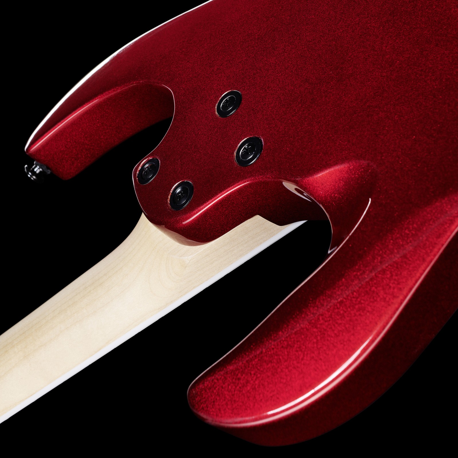 Verschraubter Hals auf der Rückseite der Harley Benton R-446 Blood Metallic