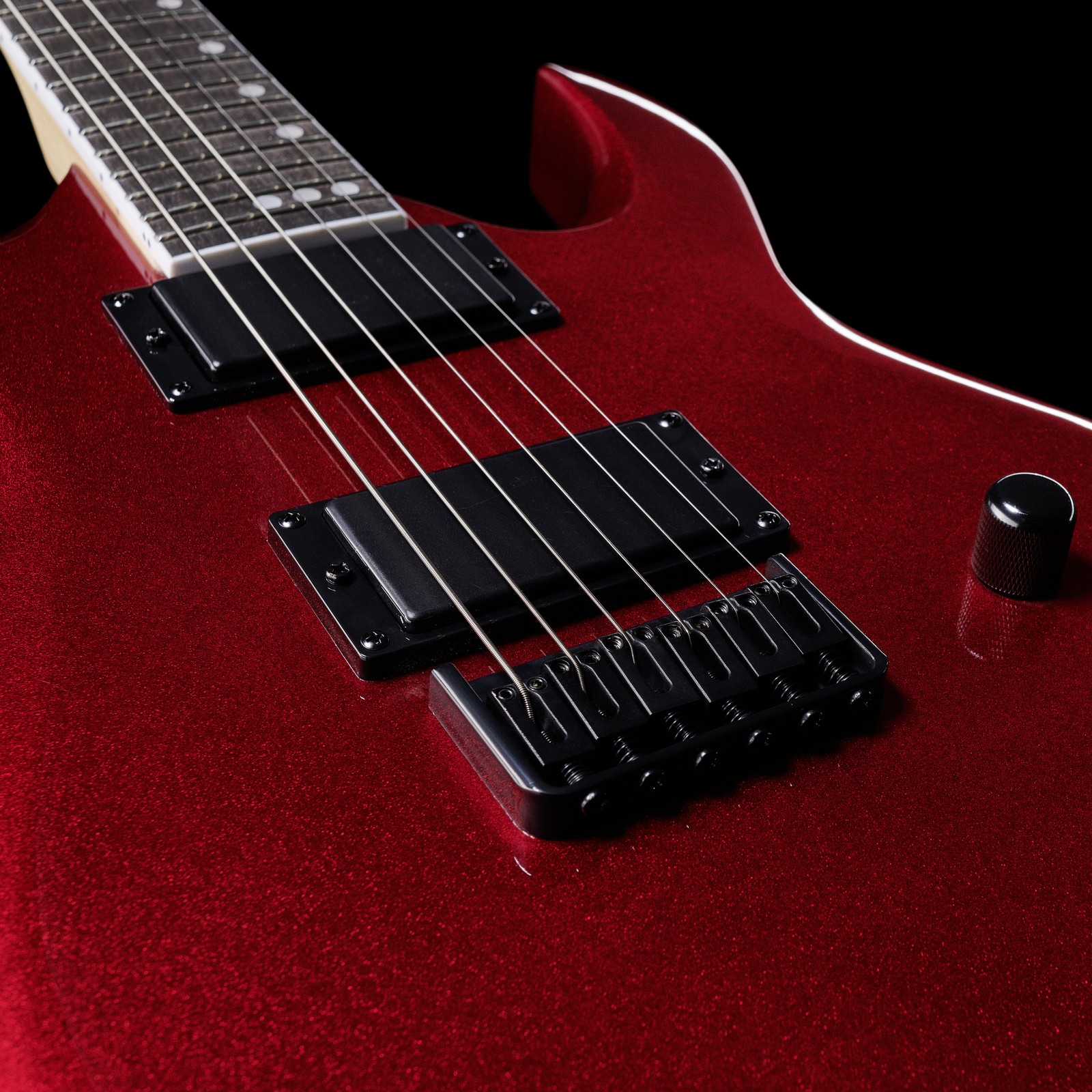 Zwei Humbucker auf der Harley Benton R-446 Blood Metallic