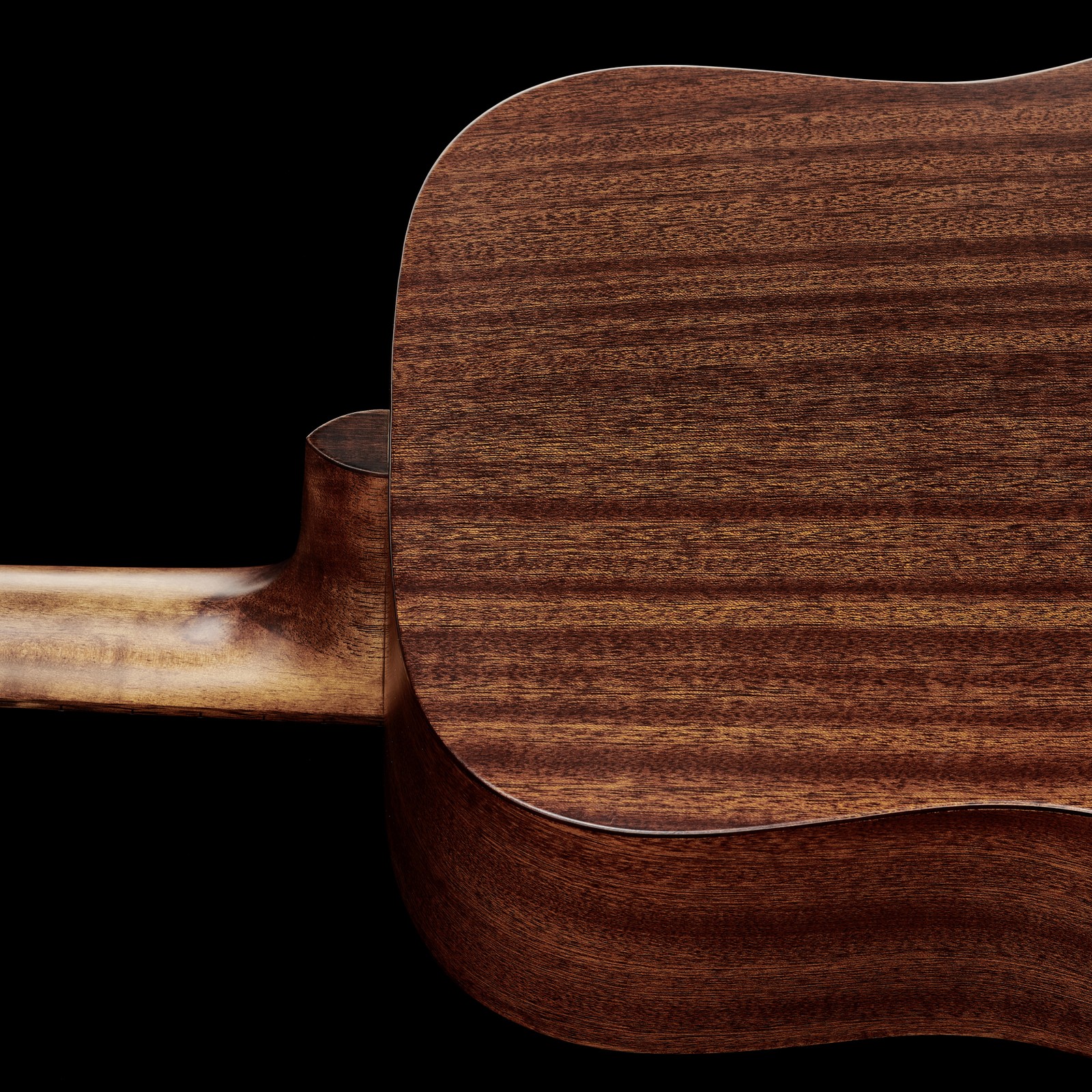 mahogany back of the Harley Benton Custom Line CLD-15M
