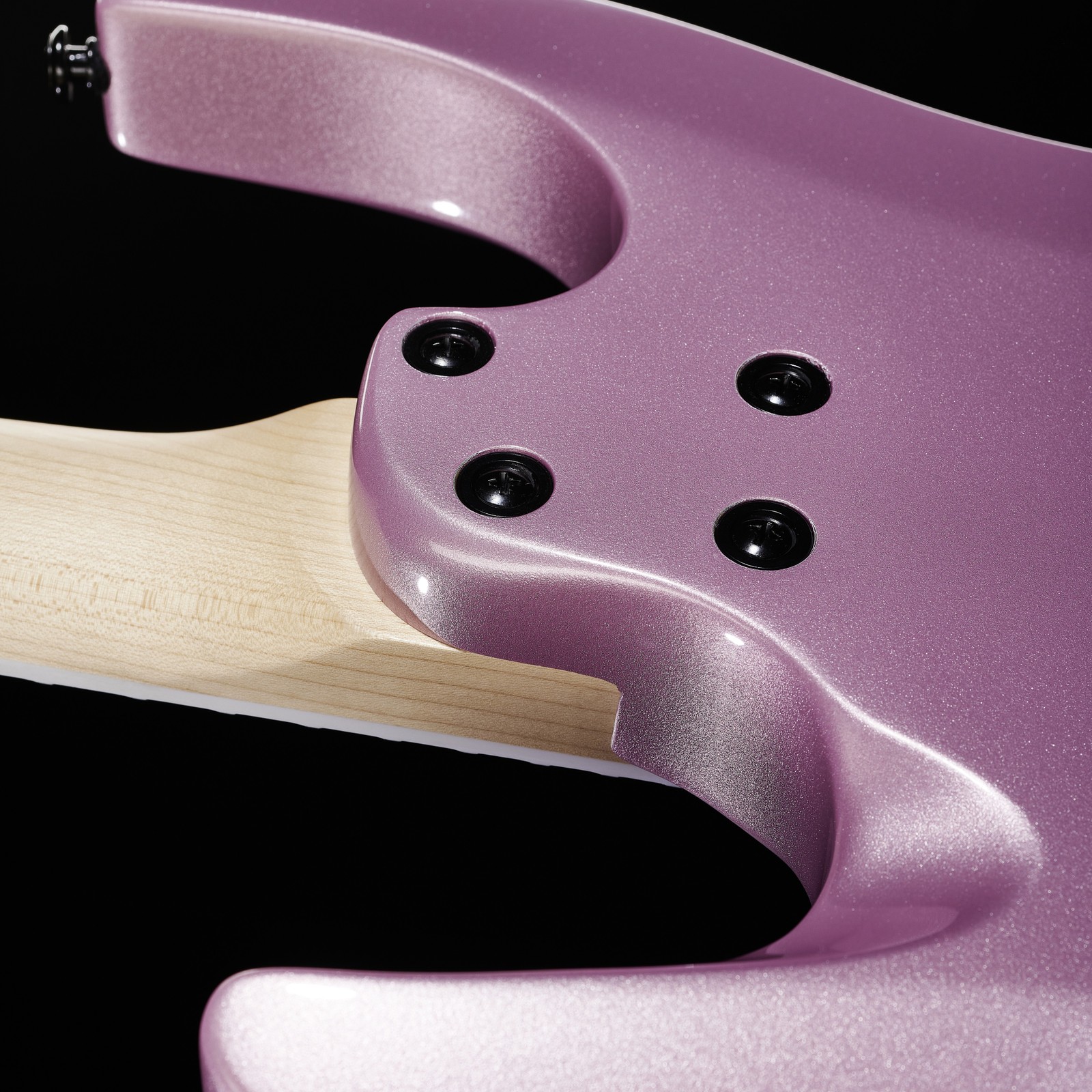 Verschraubter Hals auf der Rückseite der Harley Benton R-446 Plum Metallic