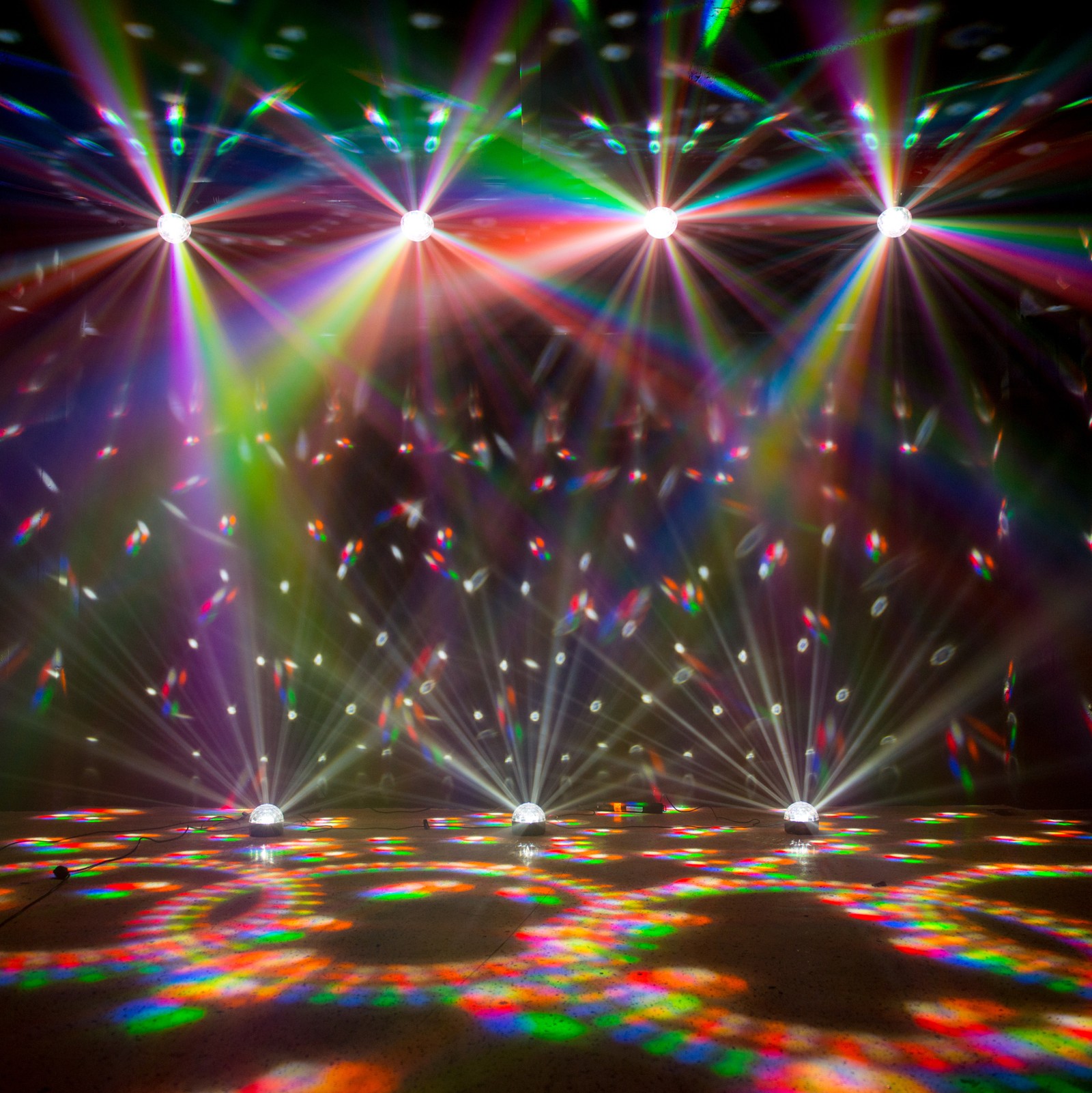 LED Diamond Dome MK II de Fun Generation pour un éclairage coloré