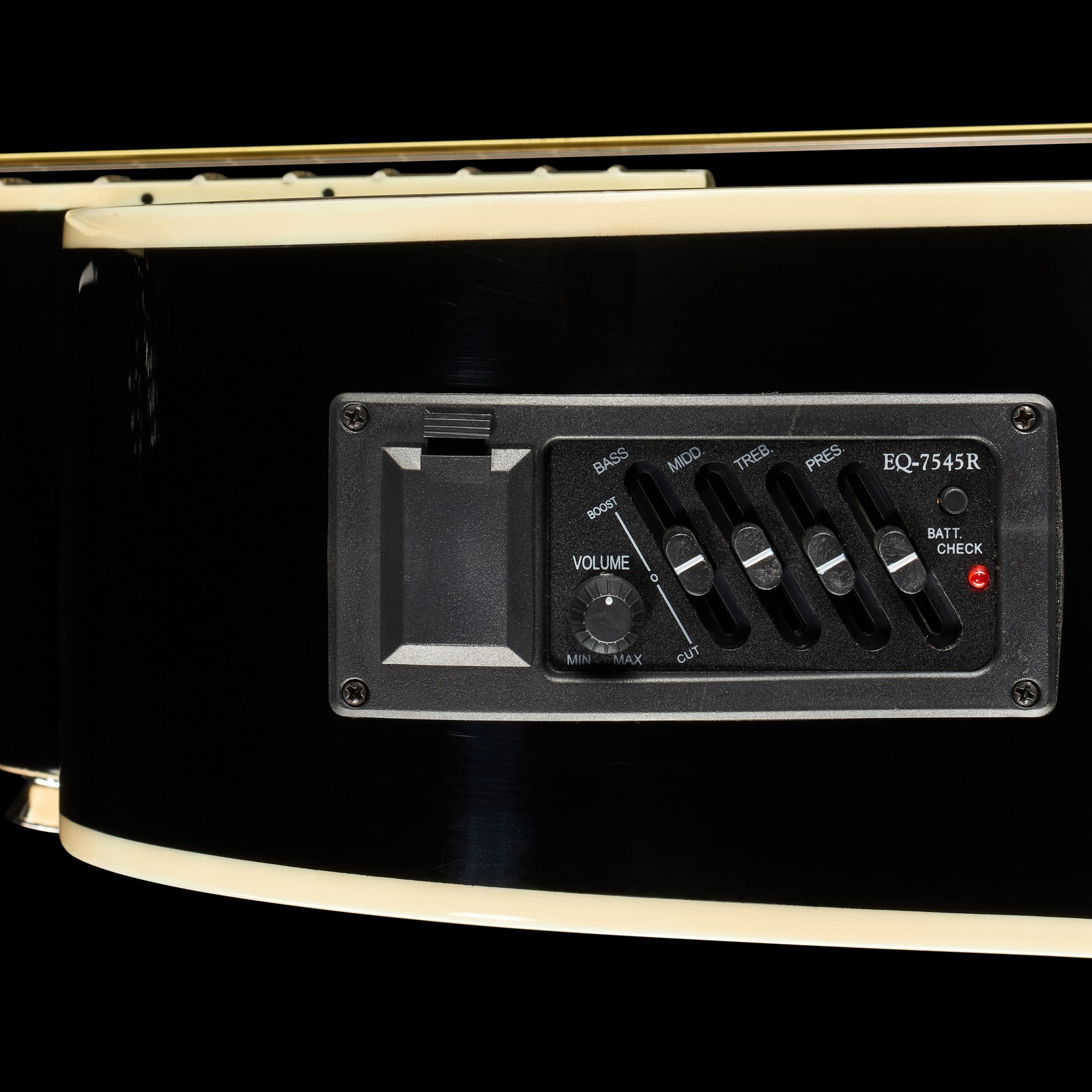 Preamp der Harley Benton D-120CE BK Westerngitarre mit Tonabnehmer