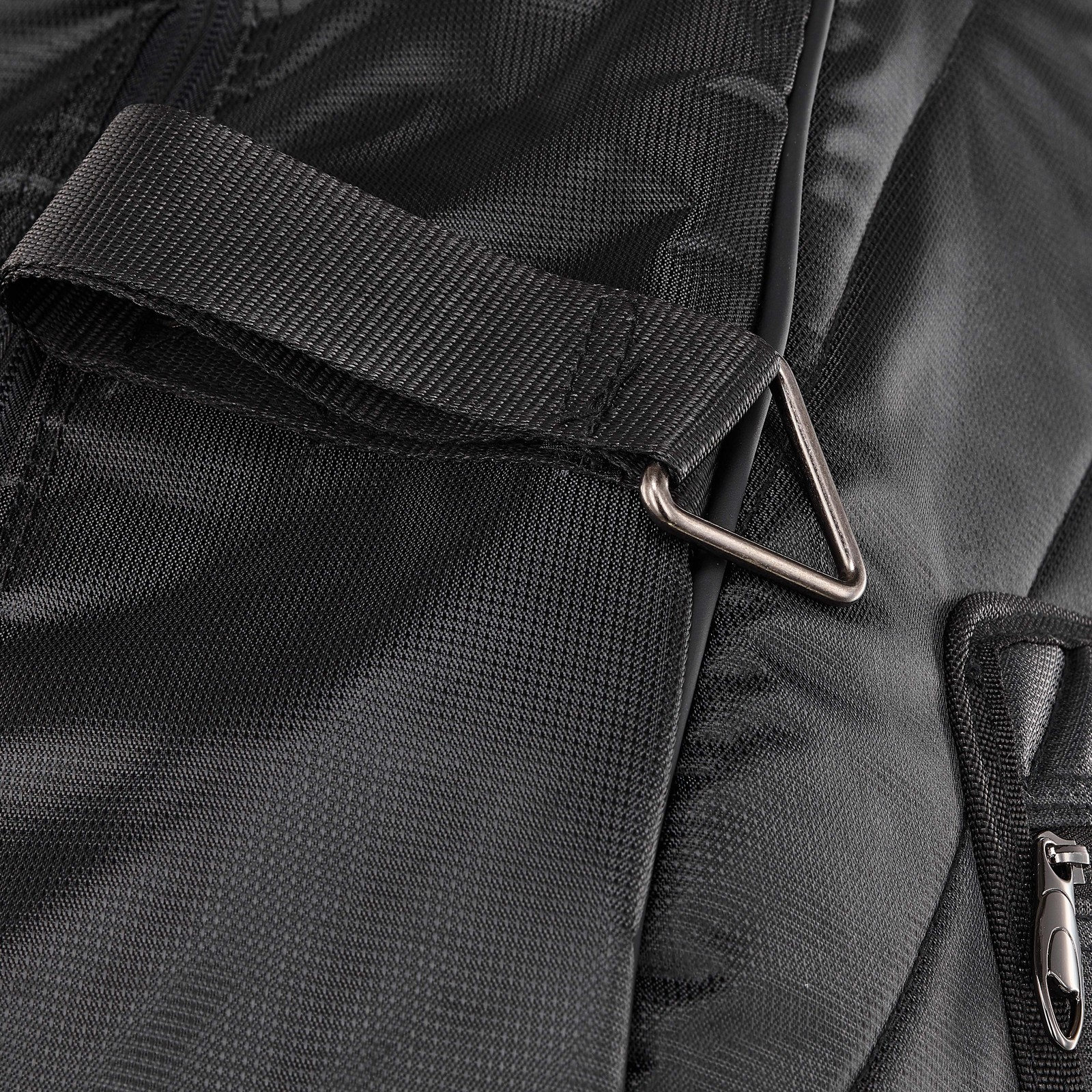 Details mit Öse am Thomann Voyager 4/4 Double Bass Gigbag