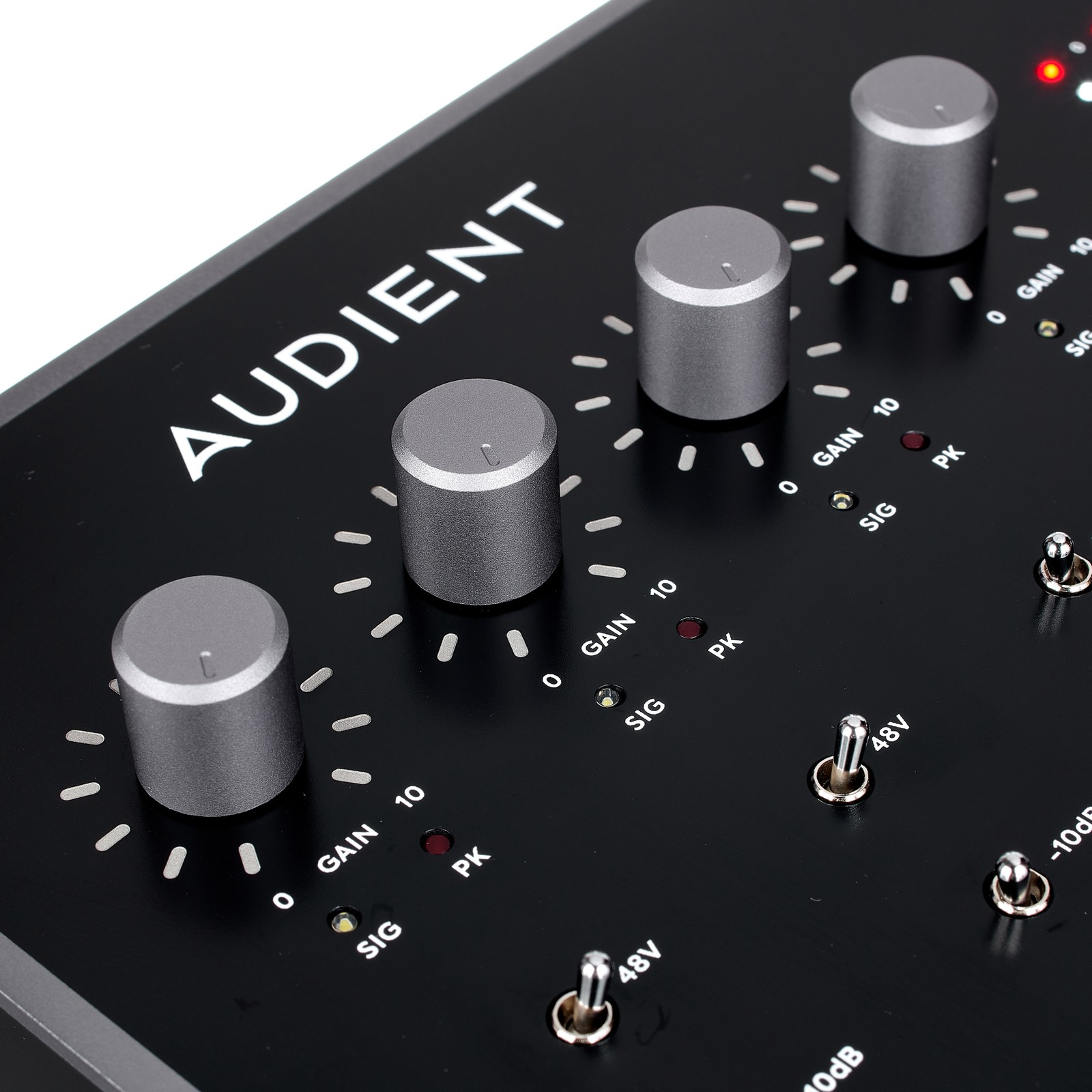 Potis des Audient iD44 MKII USB 2.0 Desktop-Audio-Interface