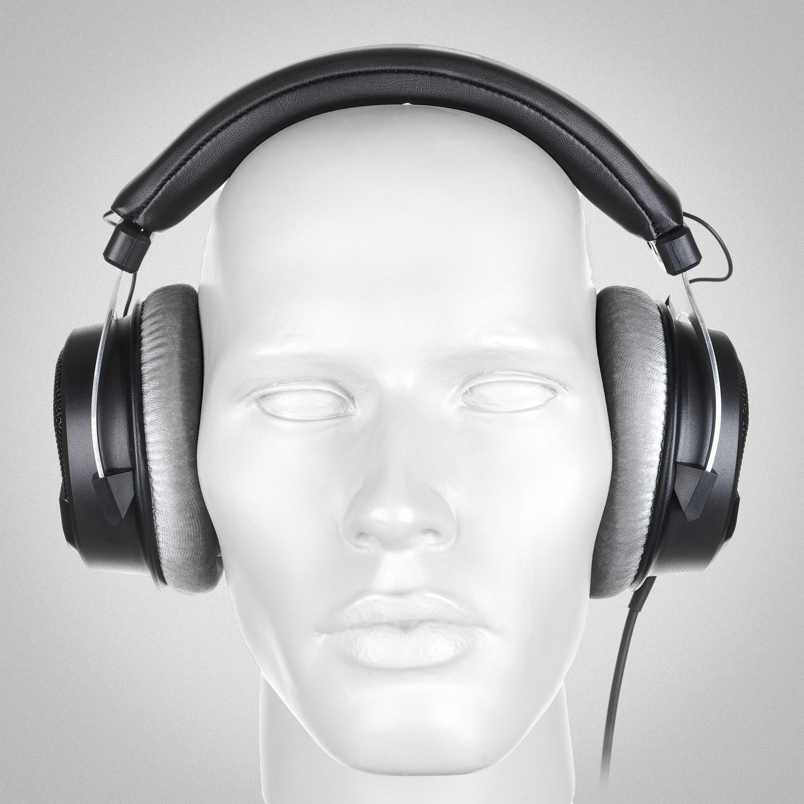 Superlux HD-330 Pro 150 Ohm, Studio Kopfhörer von vorne