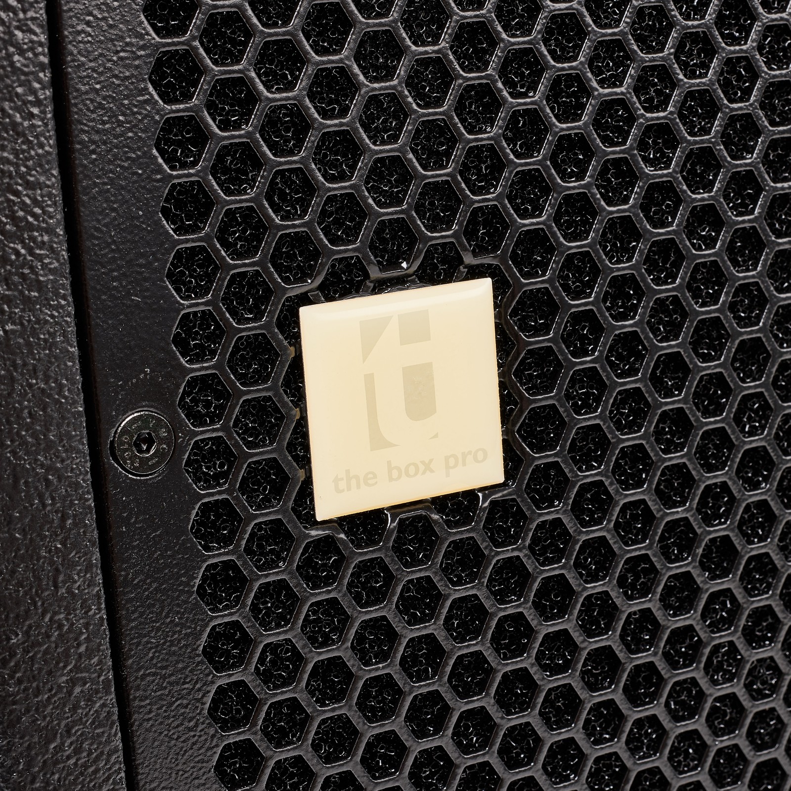 the box pro Logo am A 121 LA Aktiver 21" Bandpass-Subwoofer