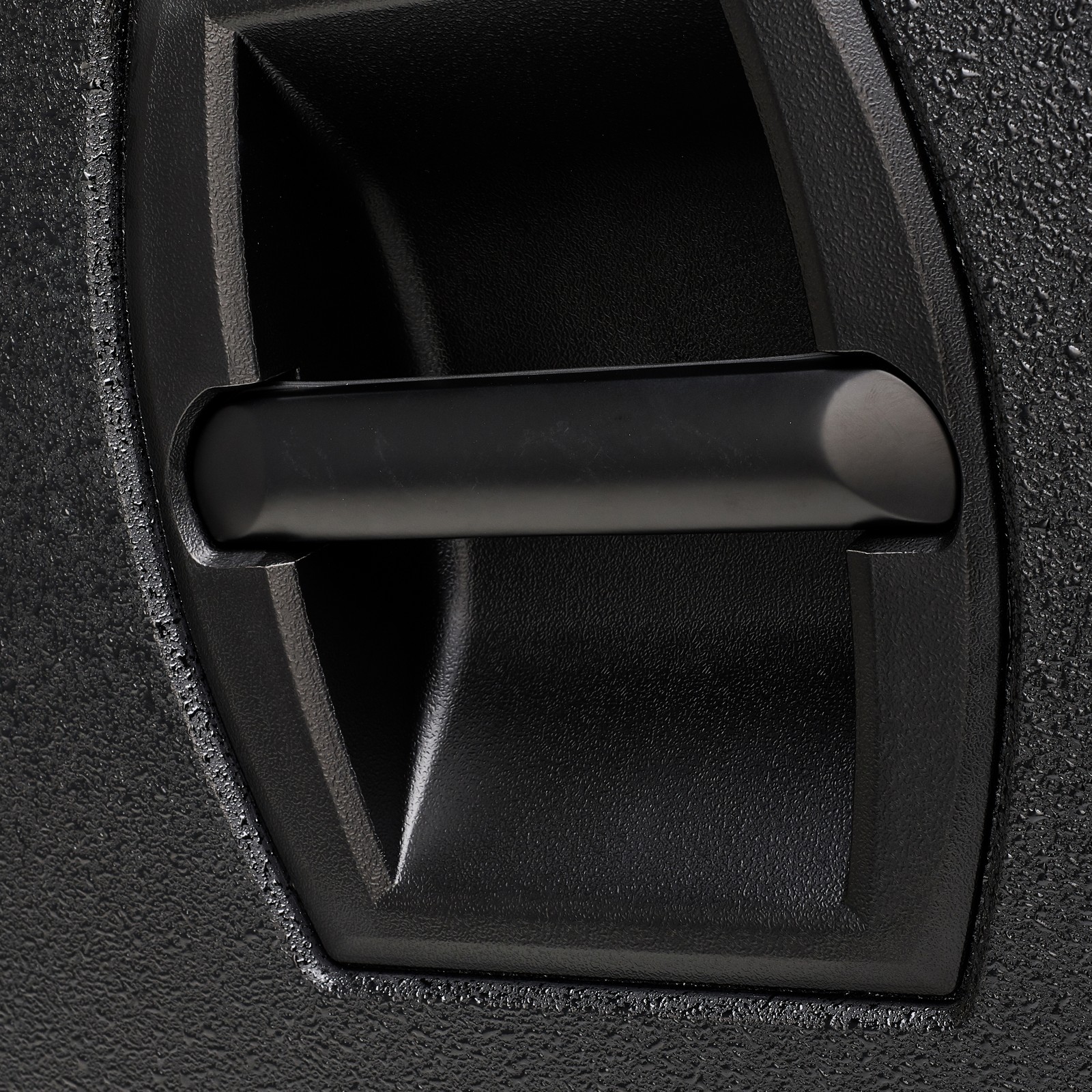 Griff am RCF SUB 8004-AS 18" Hochleistungssubwoofer