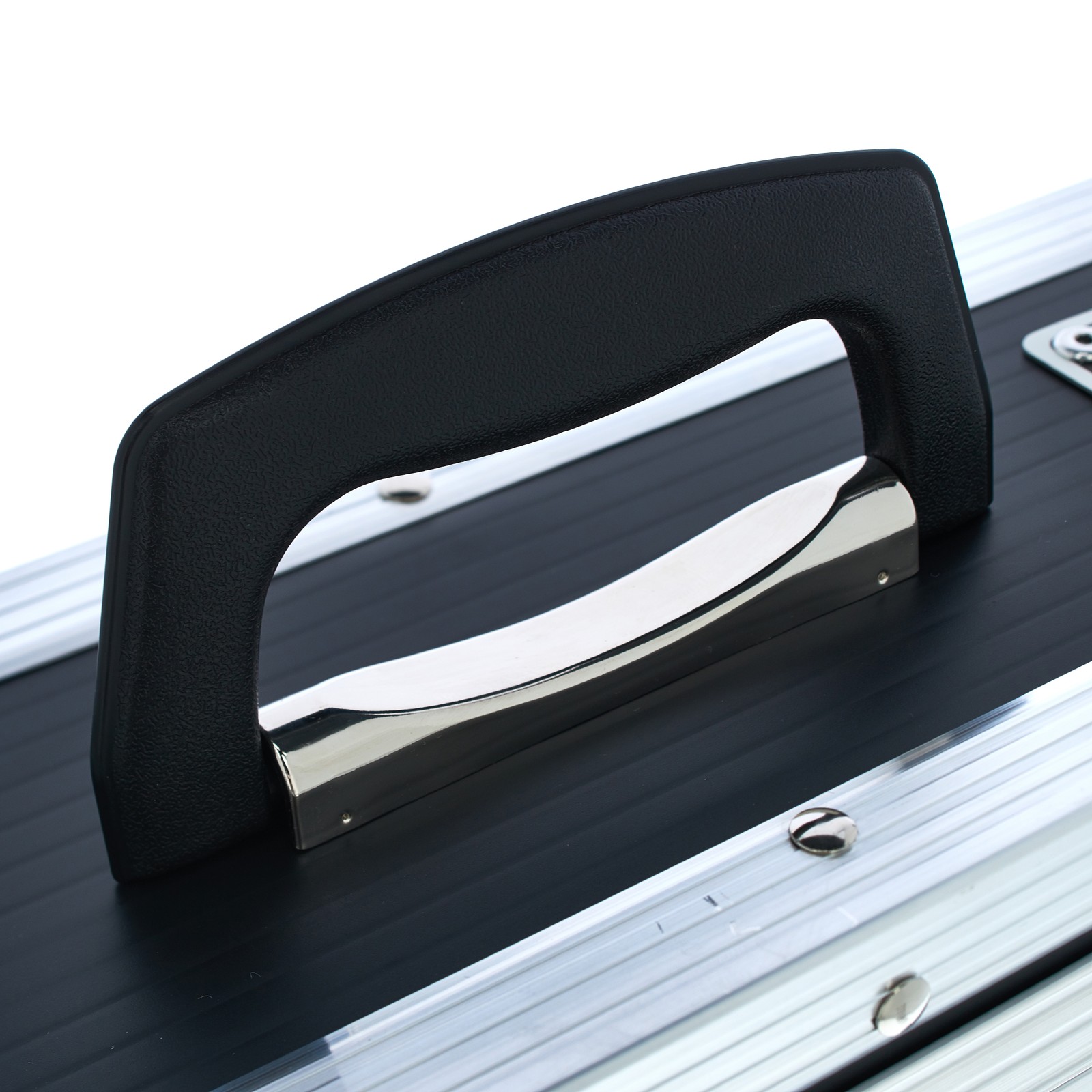 Tragegriff des Thon Rack 32HE Eco II Flightcase