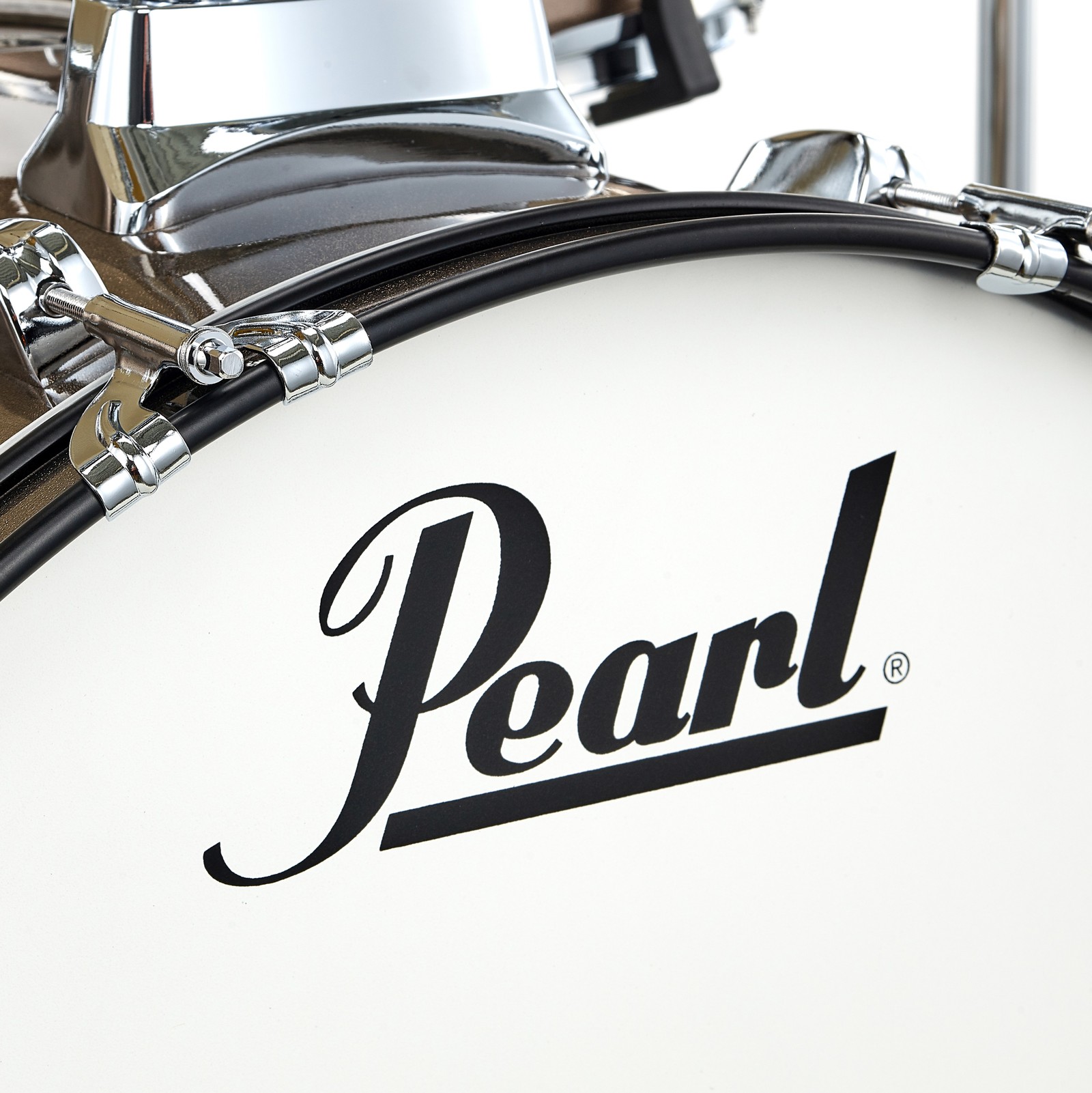 Pearl Roadshow 20" Plus Bronze Metallic drumkit, bass drum with manufacturer's logo