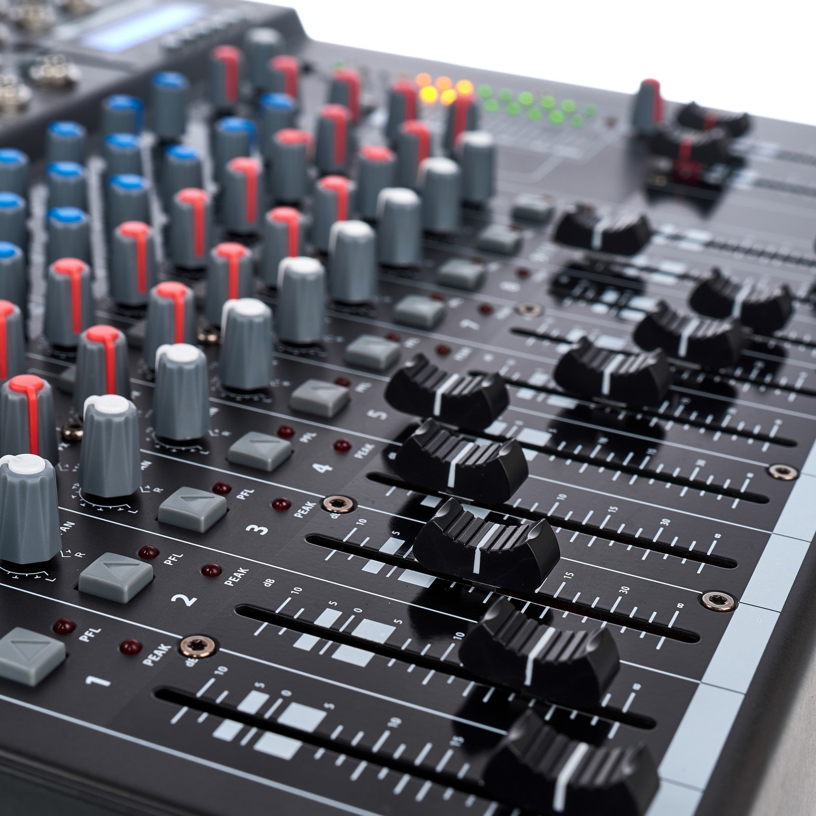 the t.mix 1402 FXMP Mischpult Fader