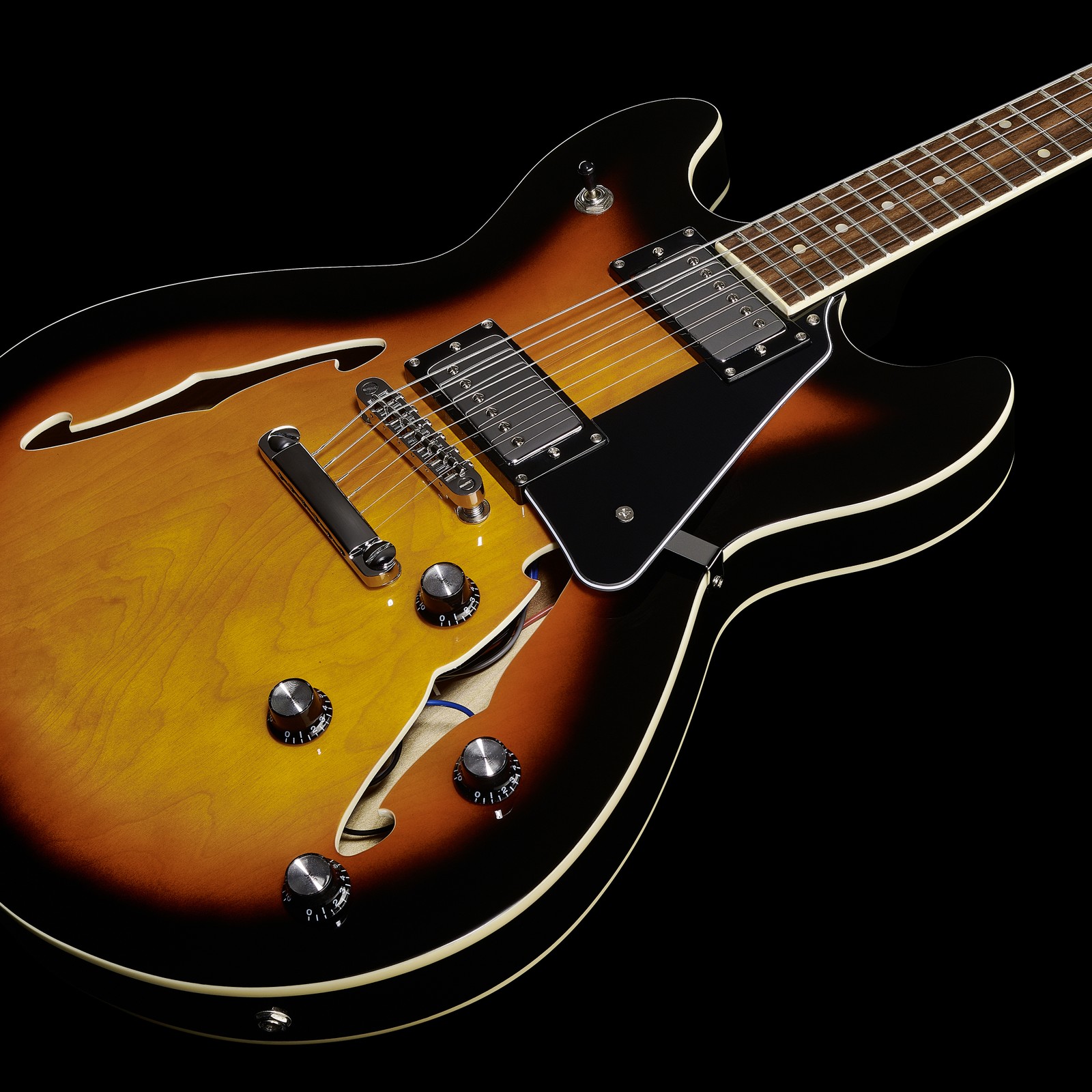 Detail view of the Harley Benton HB-35 VB Vintage Series electric guitar