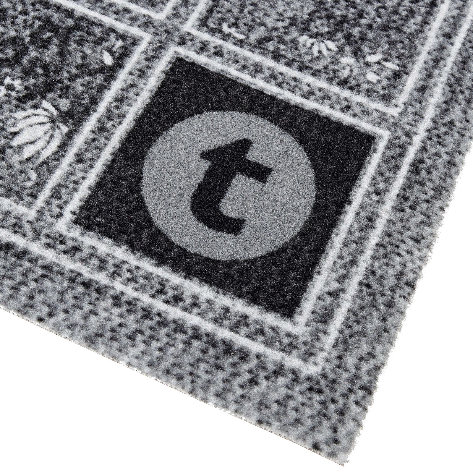 Logo auf Thomann Schlagzeugteppich