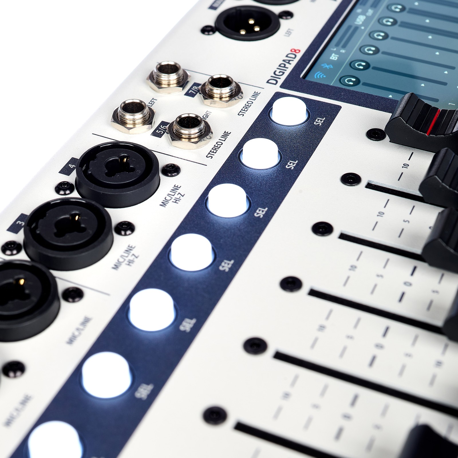 Fader und Anschlüsse des Proel Digipad 8