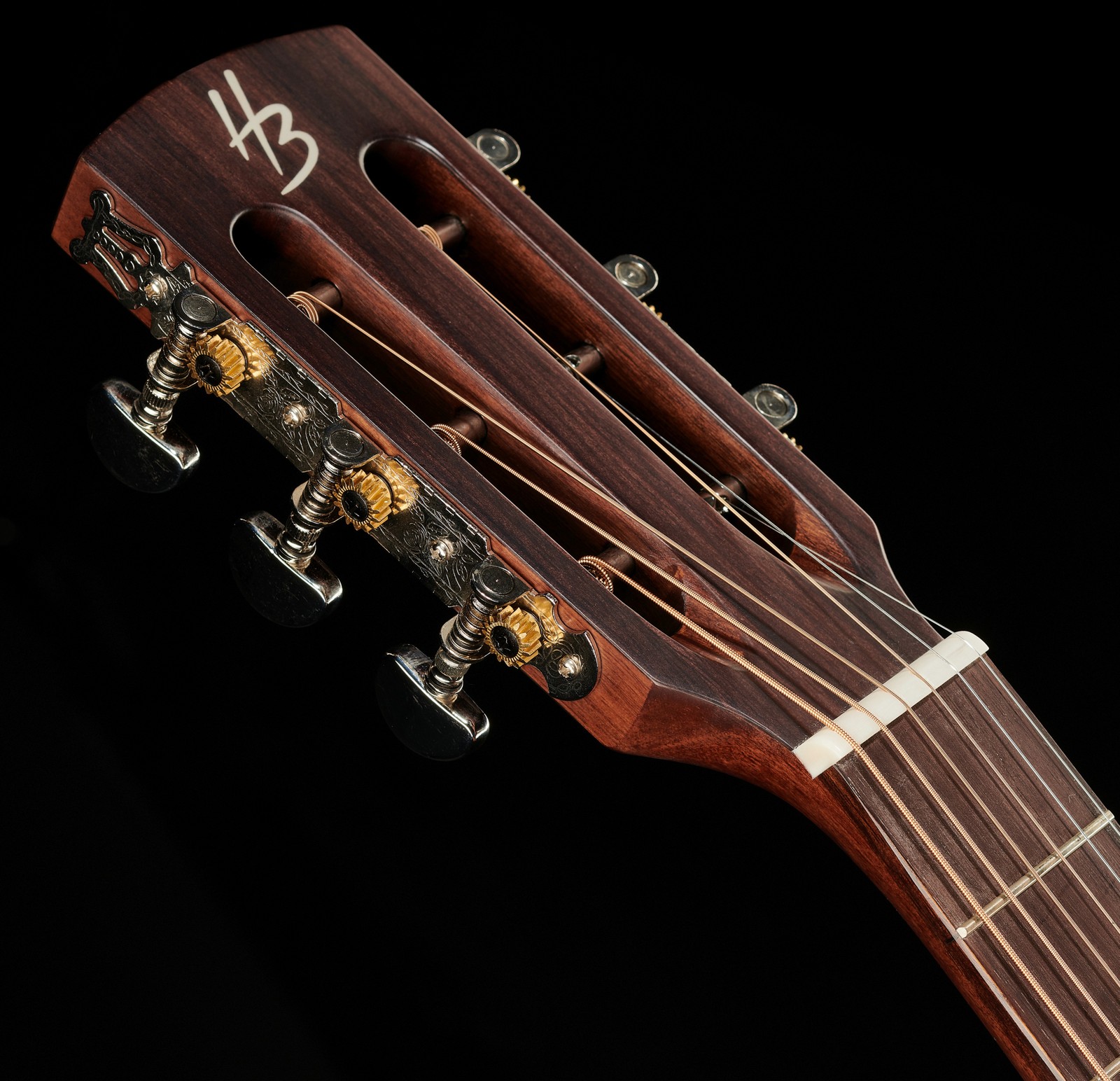 Offene Kopfplatte mit HB Logo