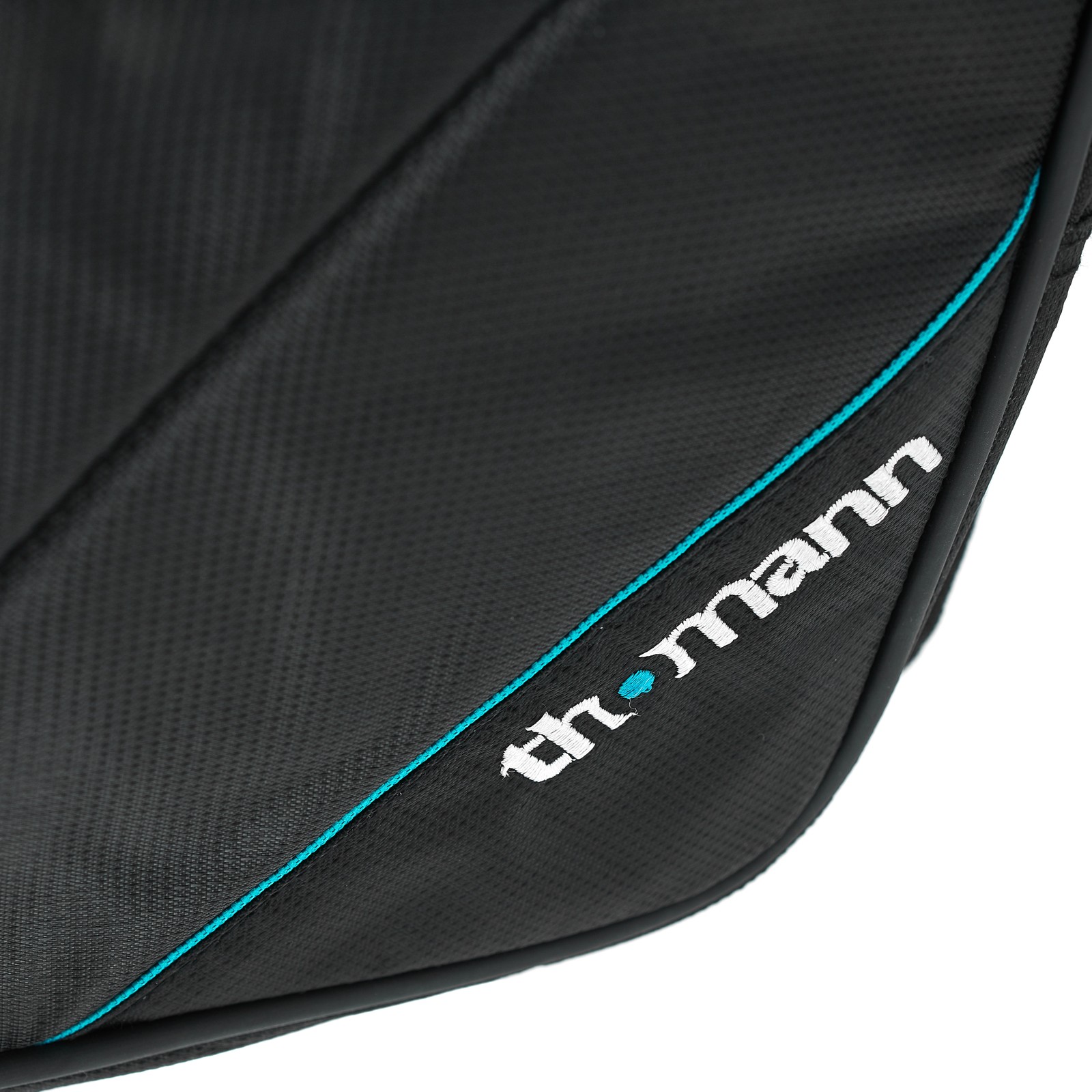Herstellerlogo auf dem Thomann Voyager Steirische Harmonica Gigbag