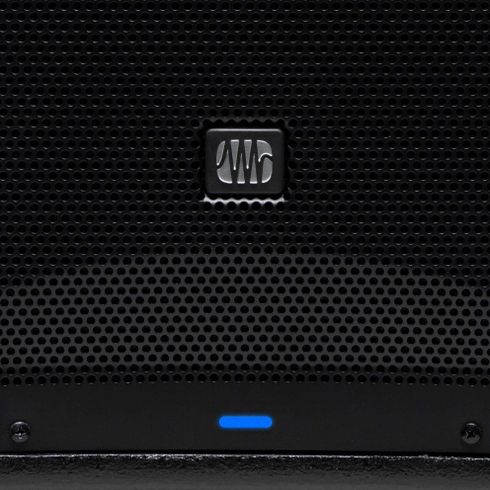 Frontgitter des Presonus Air XD Sub 15 Subwoofers mit Herstellerlogo