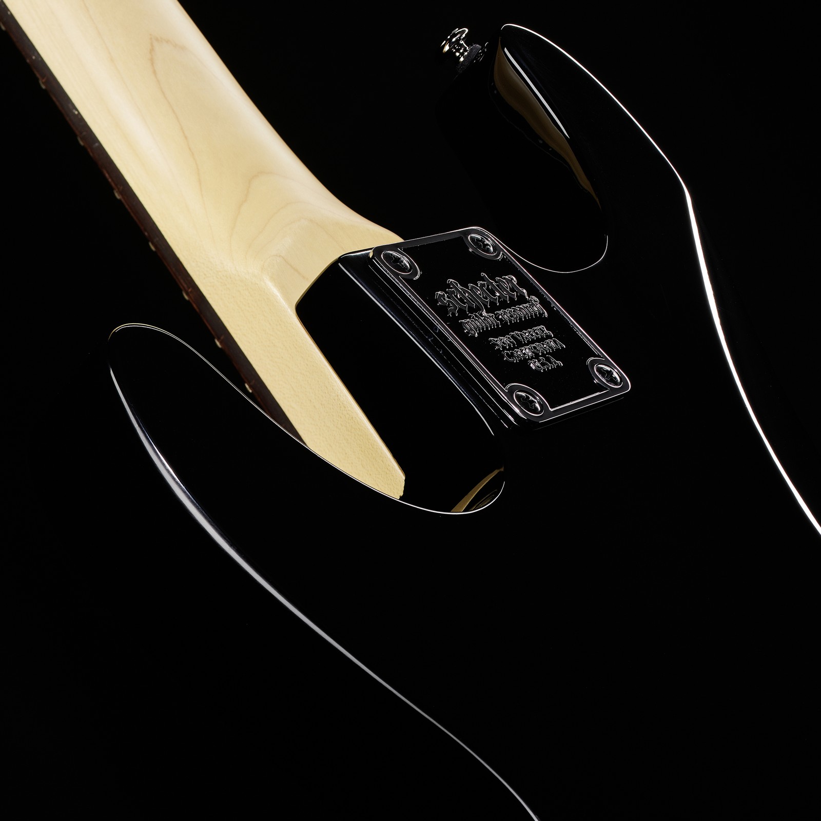 Schecter Demon-7 Crimson Red Burst Halsübergang