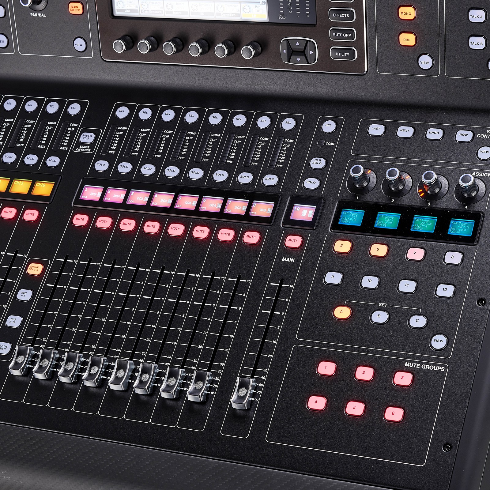 Faders motorisés sur la Midas M32 Live