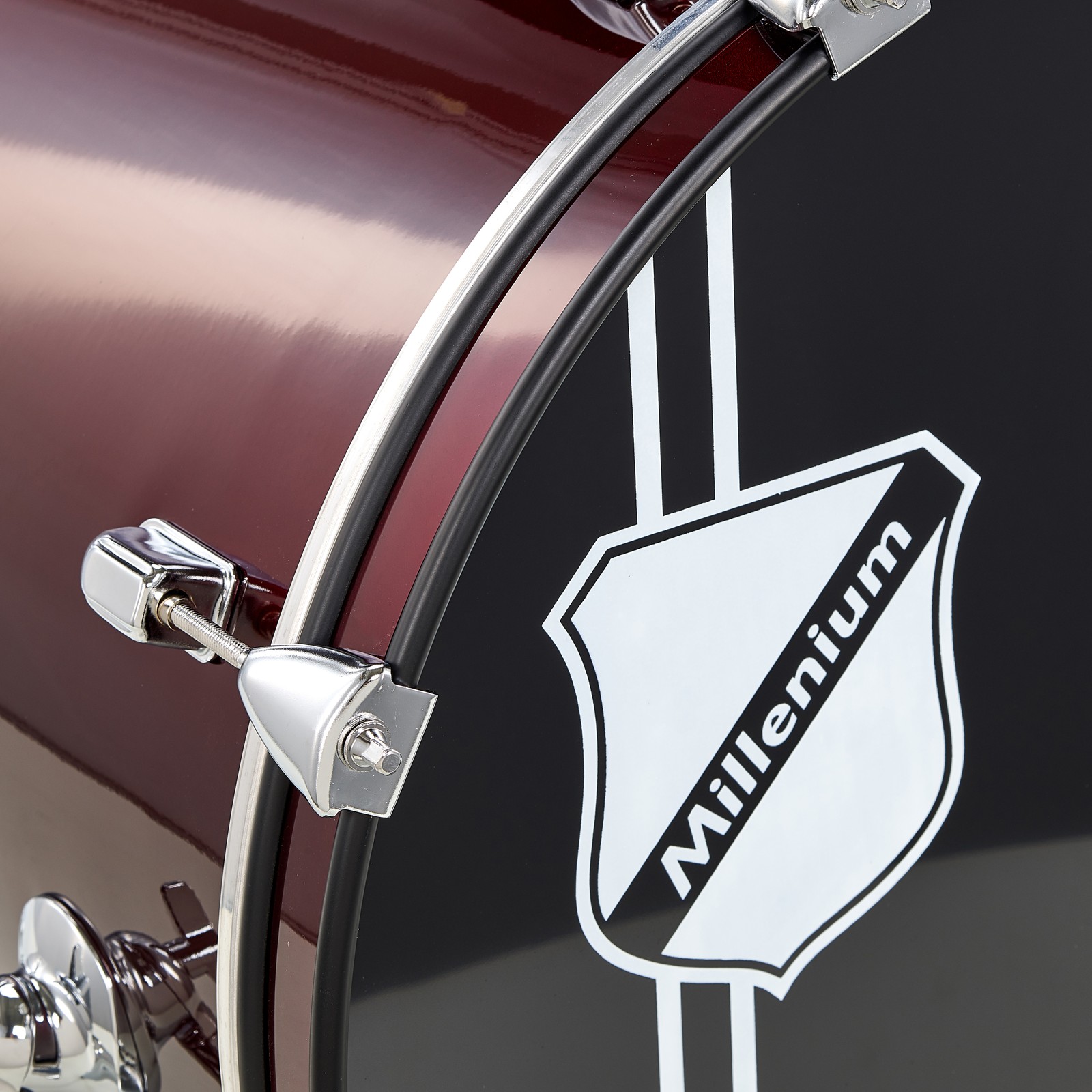 Millenium Focus Bassdrum Frontfell