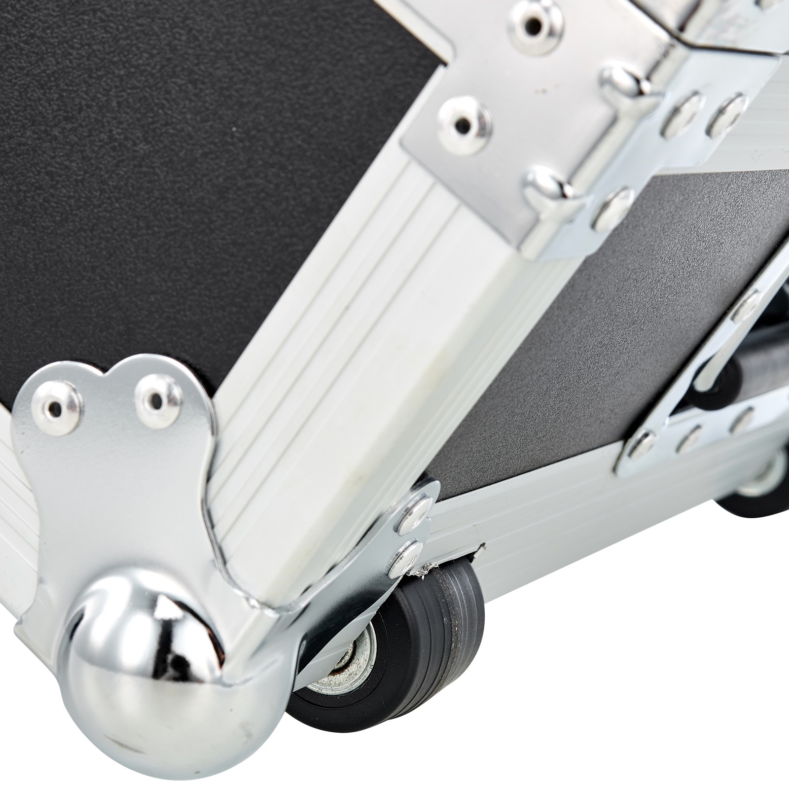 Rollen des Flyht Pro Case for 2x CD-Player + mixer