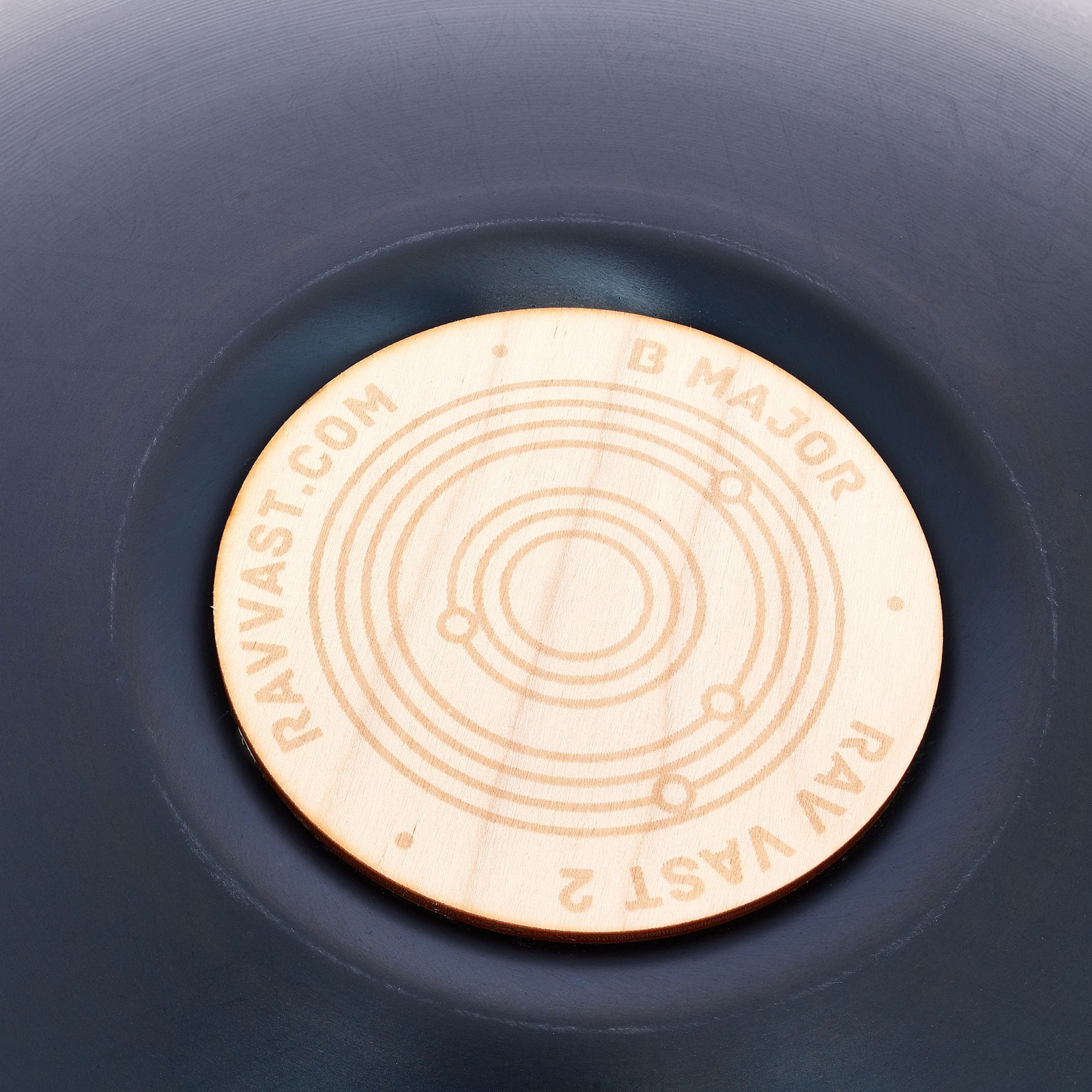 Detailansicht der RAV Vast B/H Major Zungentrommel in Handpan-Optik