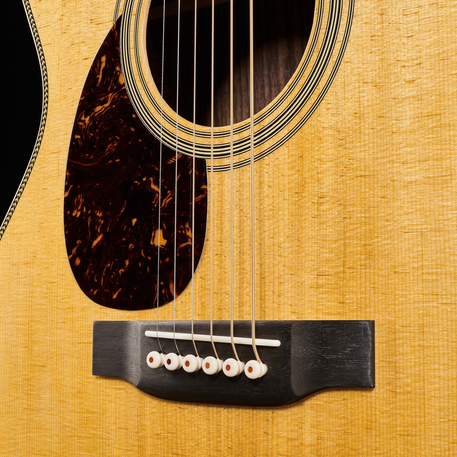 Fichtendecke der Martin Guitars OM28 LH Westerngitarre
