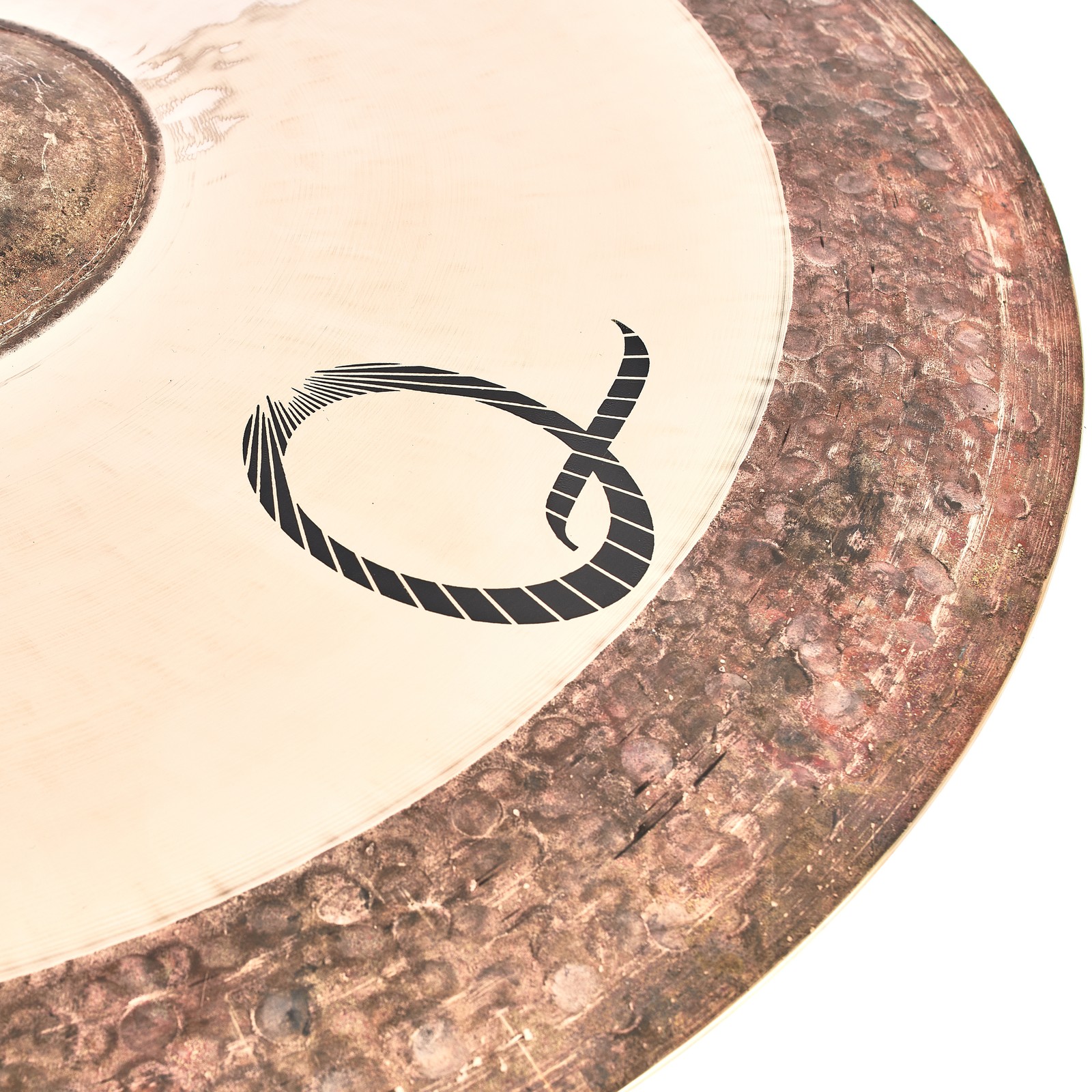 Q logo on the Zultan 22" Q Ride