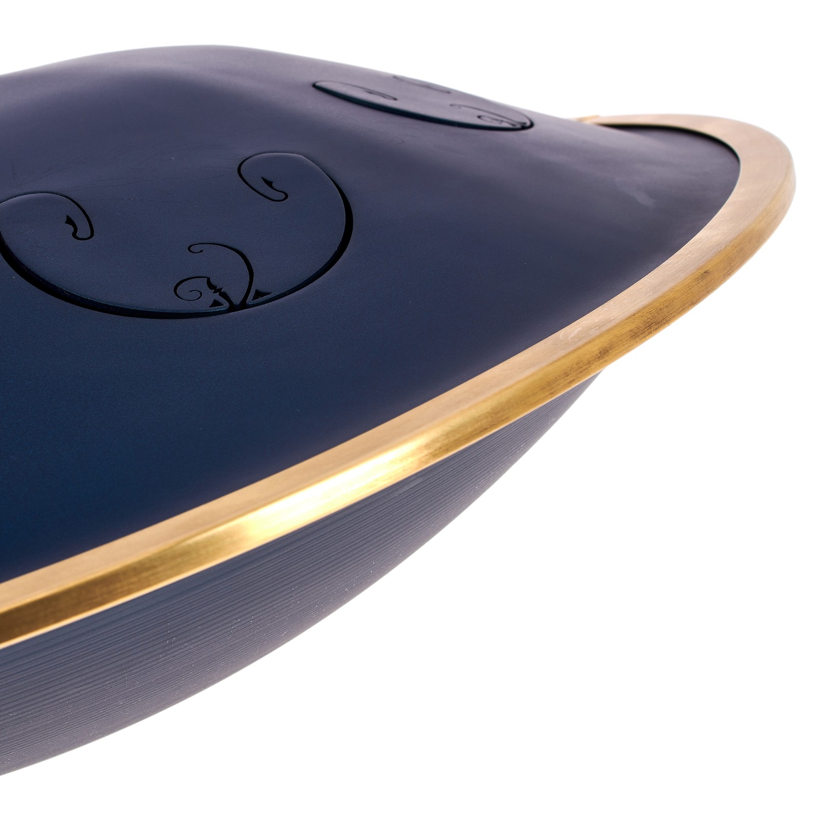 Detailansicht der RAV Labs Vast2 B/H Celtic Minor Zungentrommel in Handpan-Optik