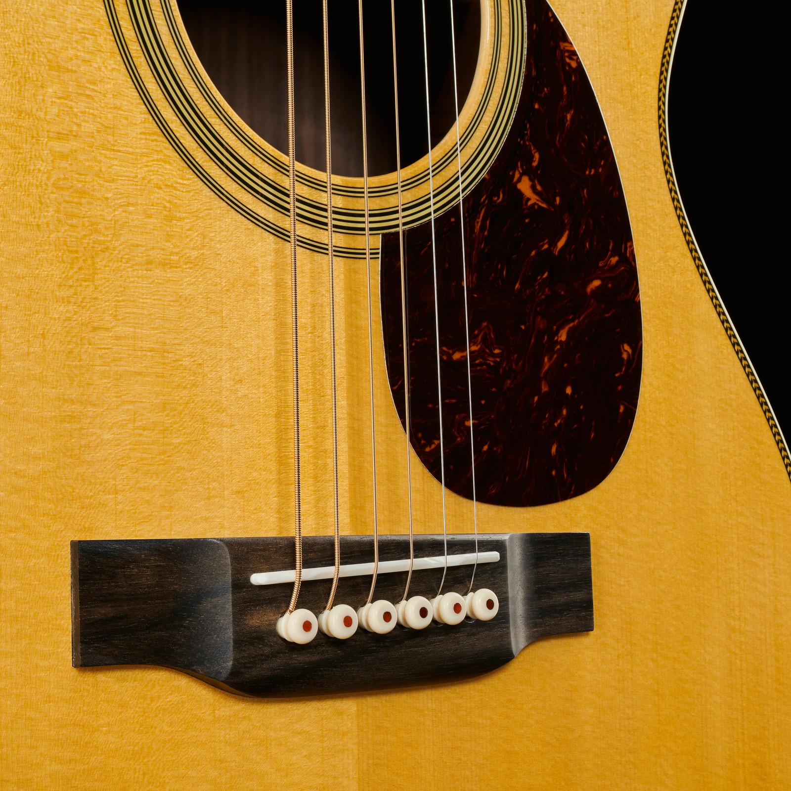 Fichtendecke der Martin Guitars OM28 Westerngitarre