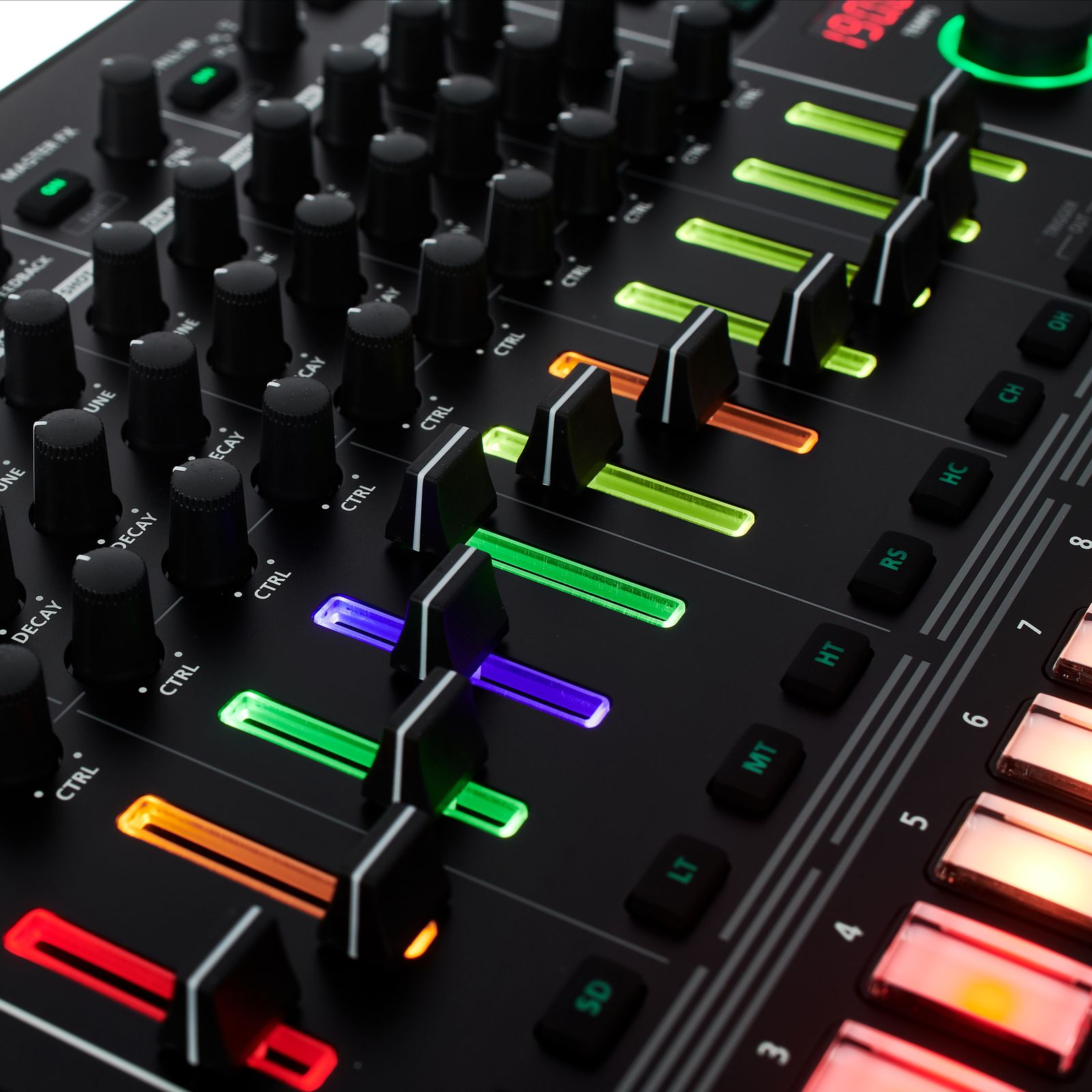 Roland TR-8S Caixa de Ritmos para M&uacute;sica Eletr&oacute;nica com USB e SDHC