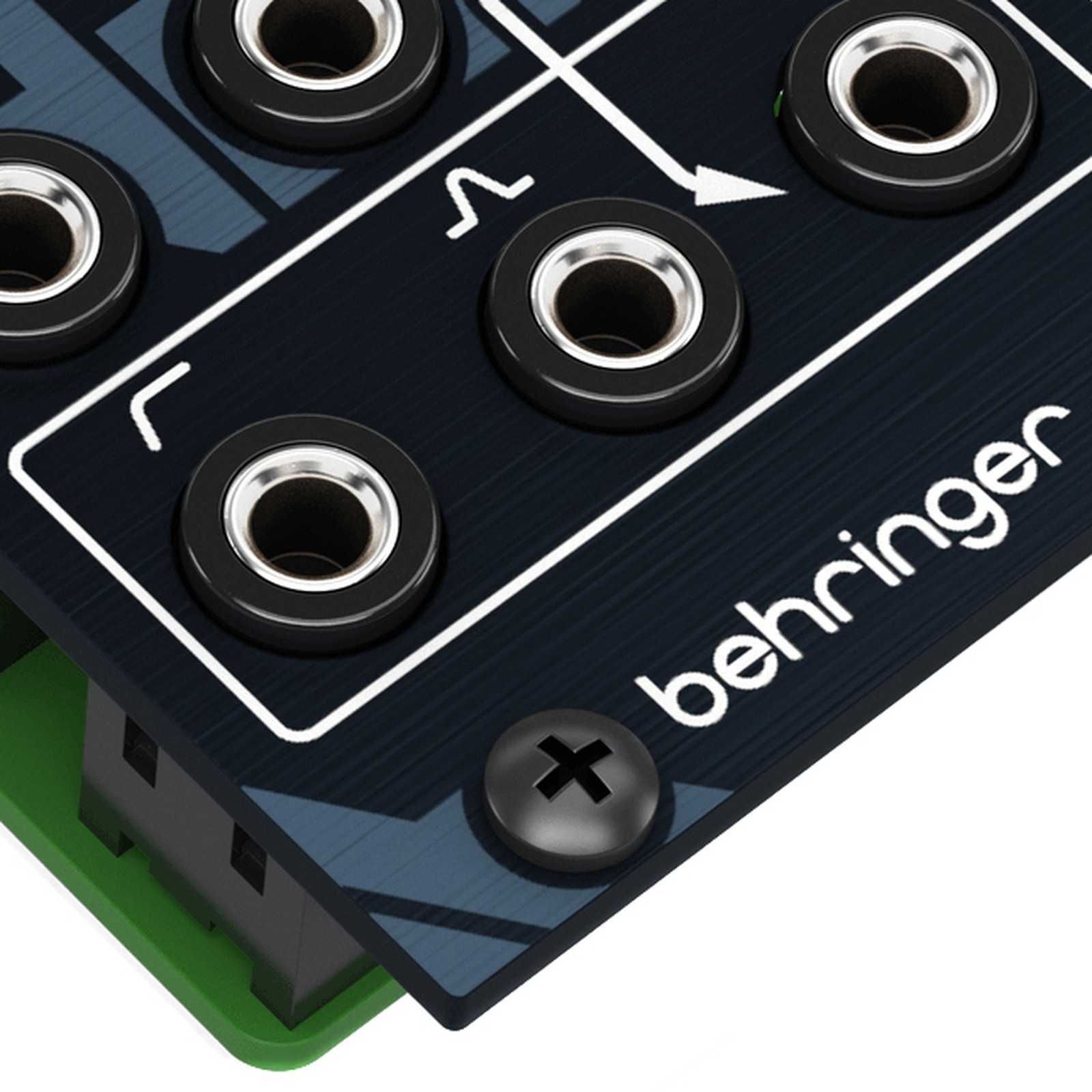Anschlüsse des Behringer Surges Eurorack Moduls