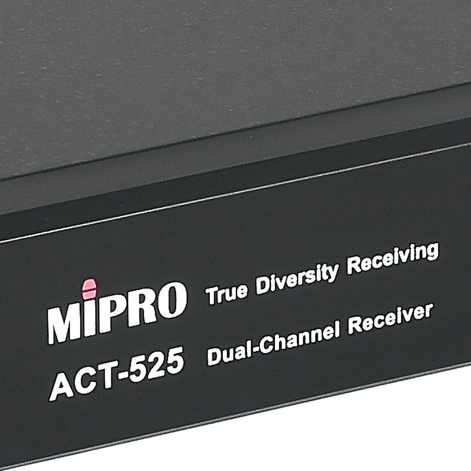 Frontseite des Mipro ACT-525