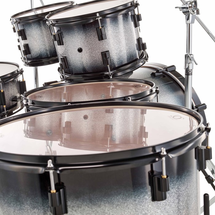 Hybridkessel aus Mahagoni und Pappel