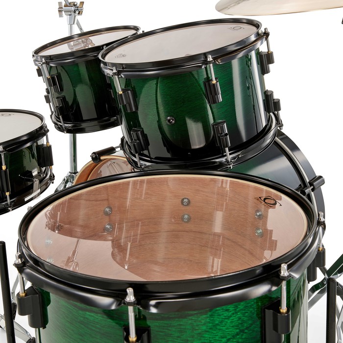 Hybridkessel aus Mahagoni und Pappel