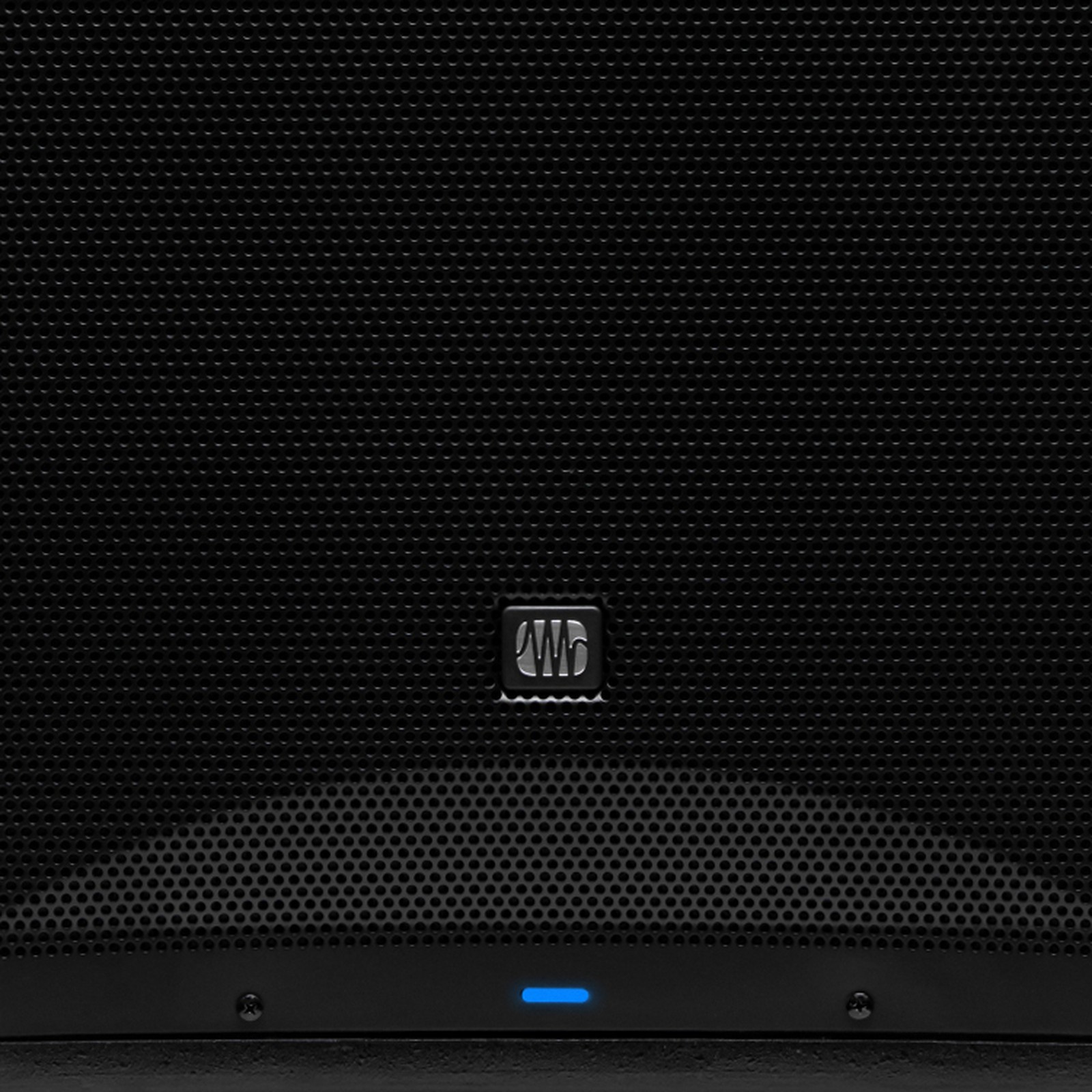 Frontgitter des Presonus Air XD Sub 18 Subwoofers mit Herstellerlogo