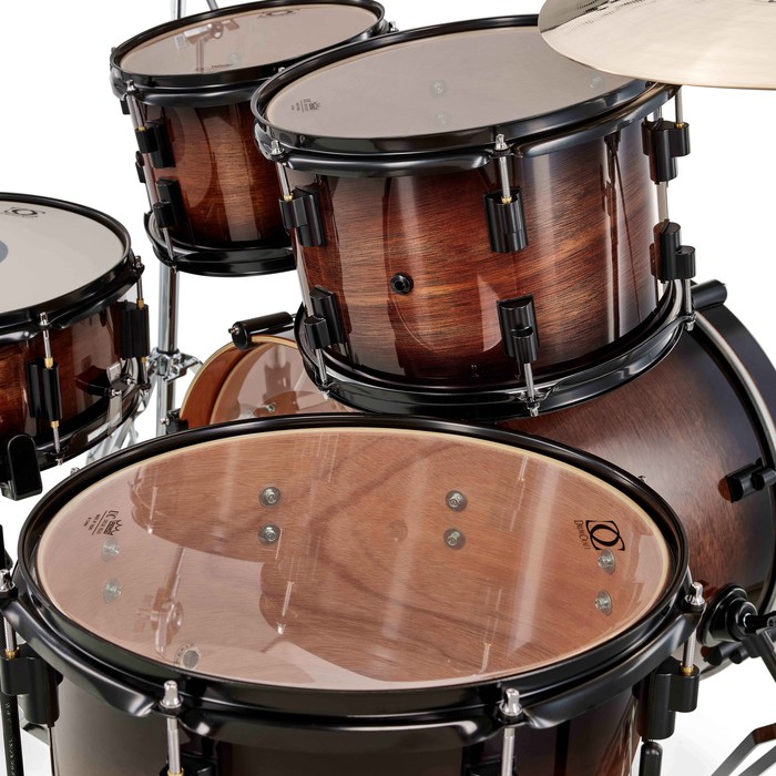 Hybridkessel aus Mahagoni und Pappel