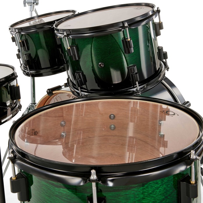 Hybridkessel aus Mahagoni und Pappel