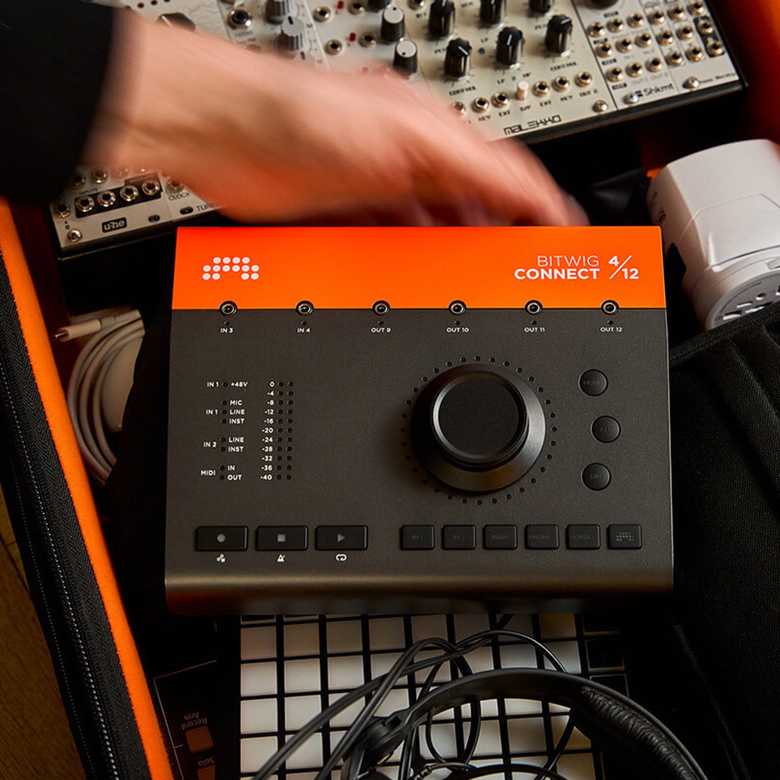 Bitwig Connect 4/12 und andere Geräte in einer Box