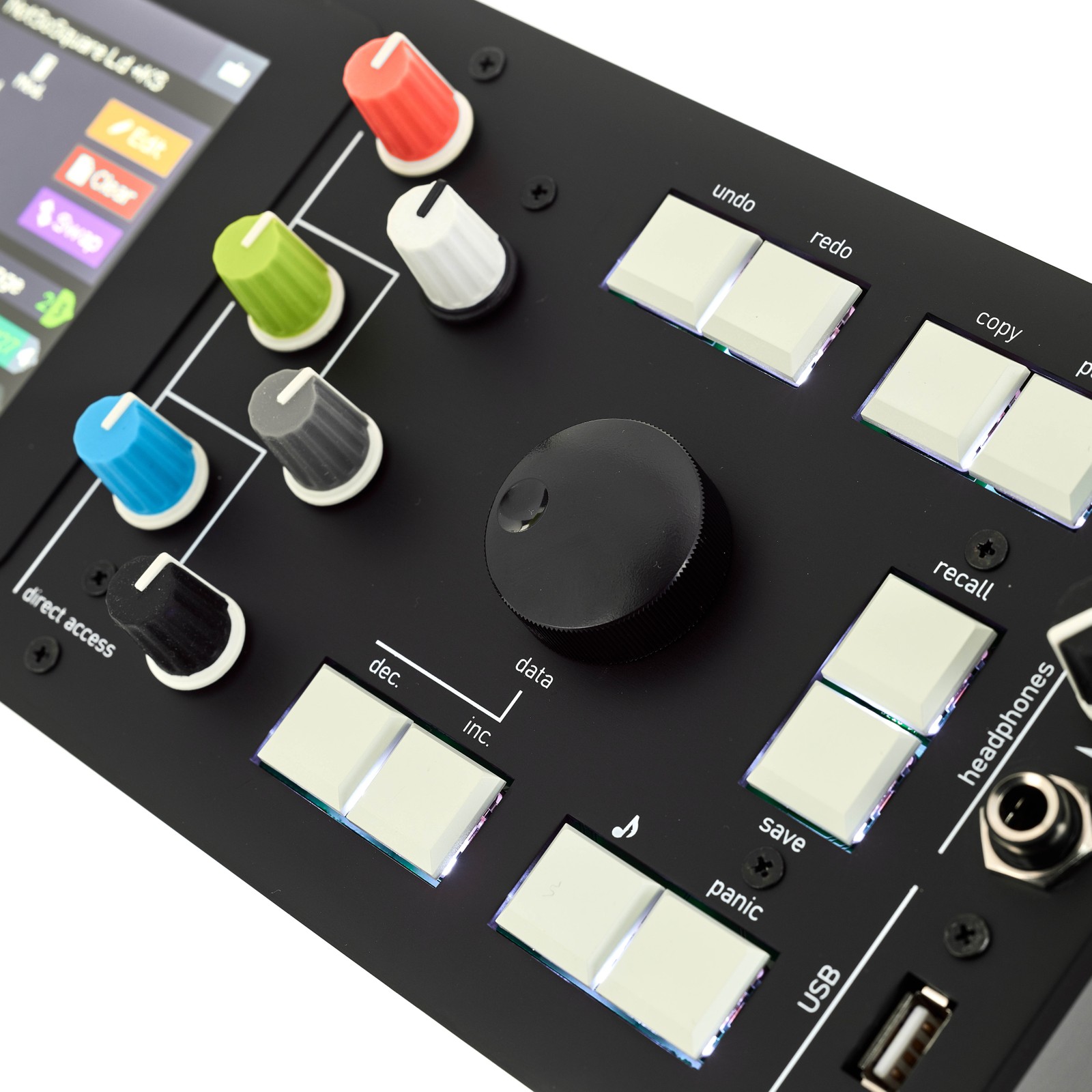 Bedienfeld des Kodamo Essence FM MKII Synthesizer