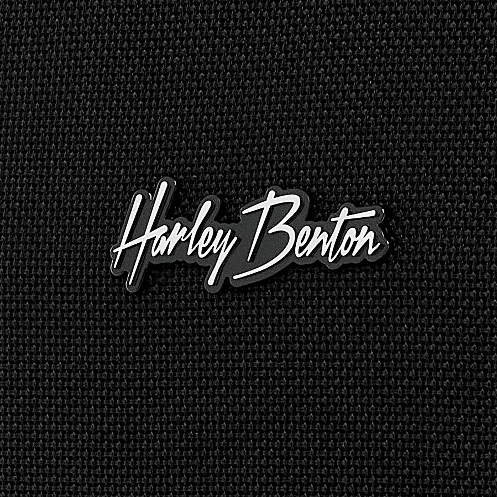 Harley Benton Logo auf der Harley Benton G212Plus Vertical Unloaded Gitarrenbox