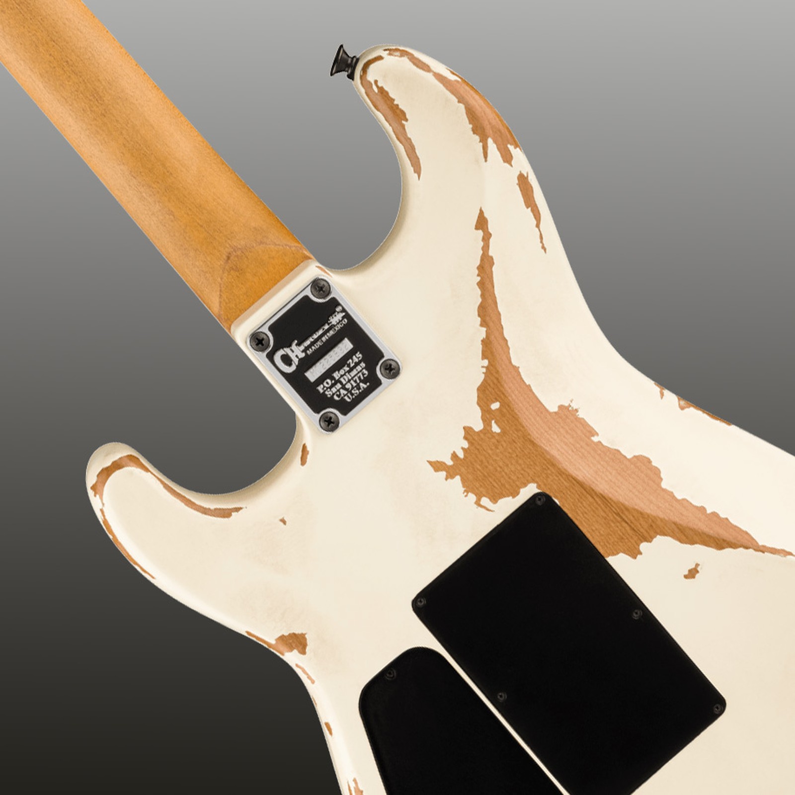 Geschraubter Hals auf der Rückseite der Relic-Gitarre Charvel Pro Mod REL SRS SD1 HH WWH